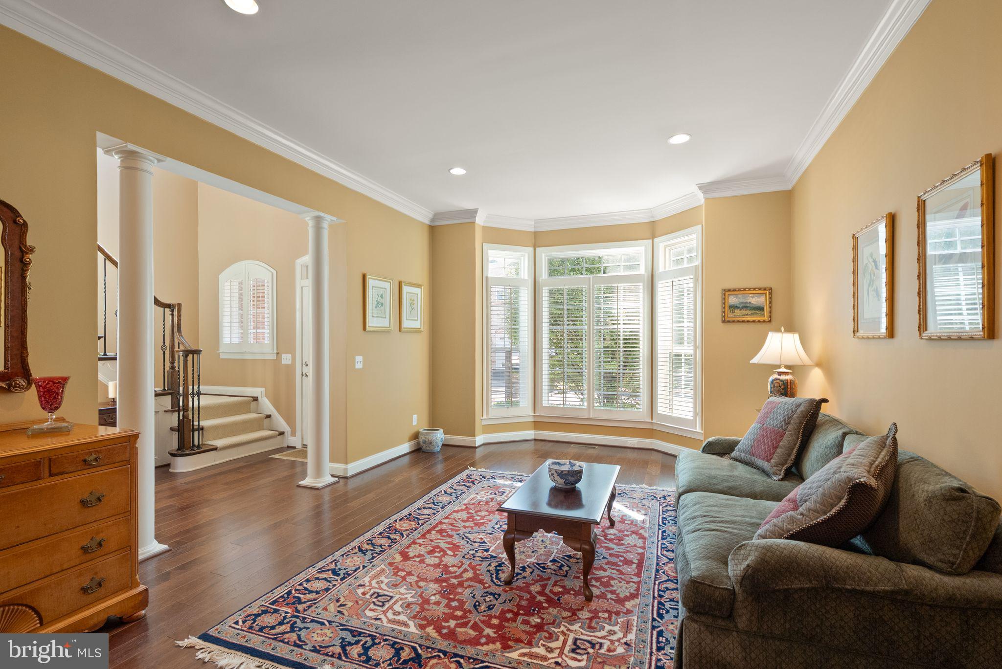 KENSINGTON MANOR - Residential