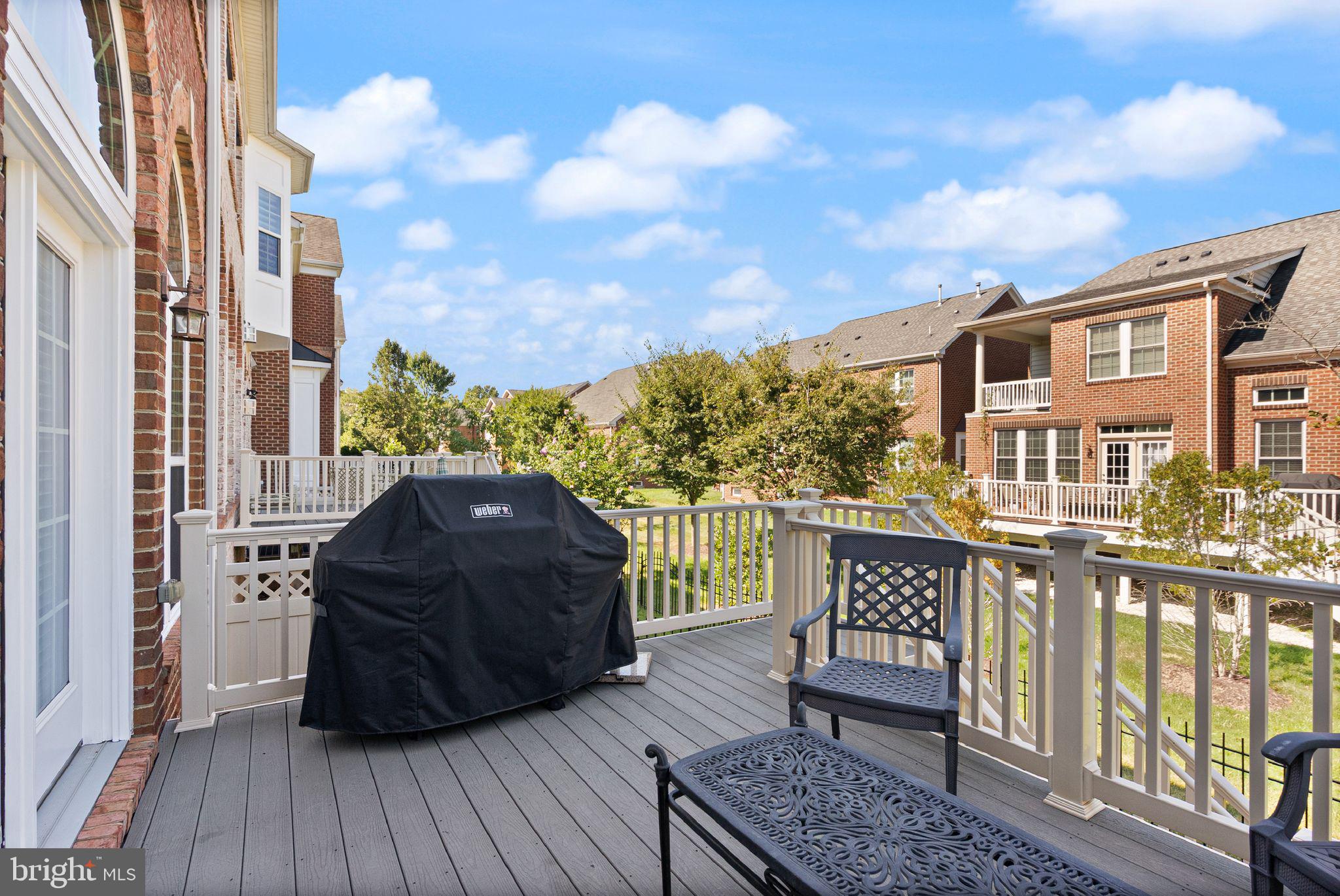 KENSINGTON MANOR - Residential