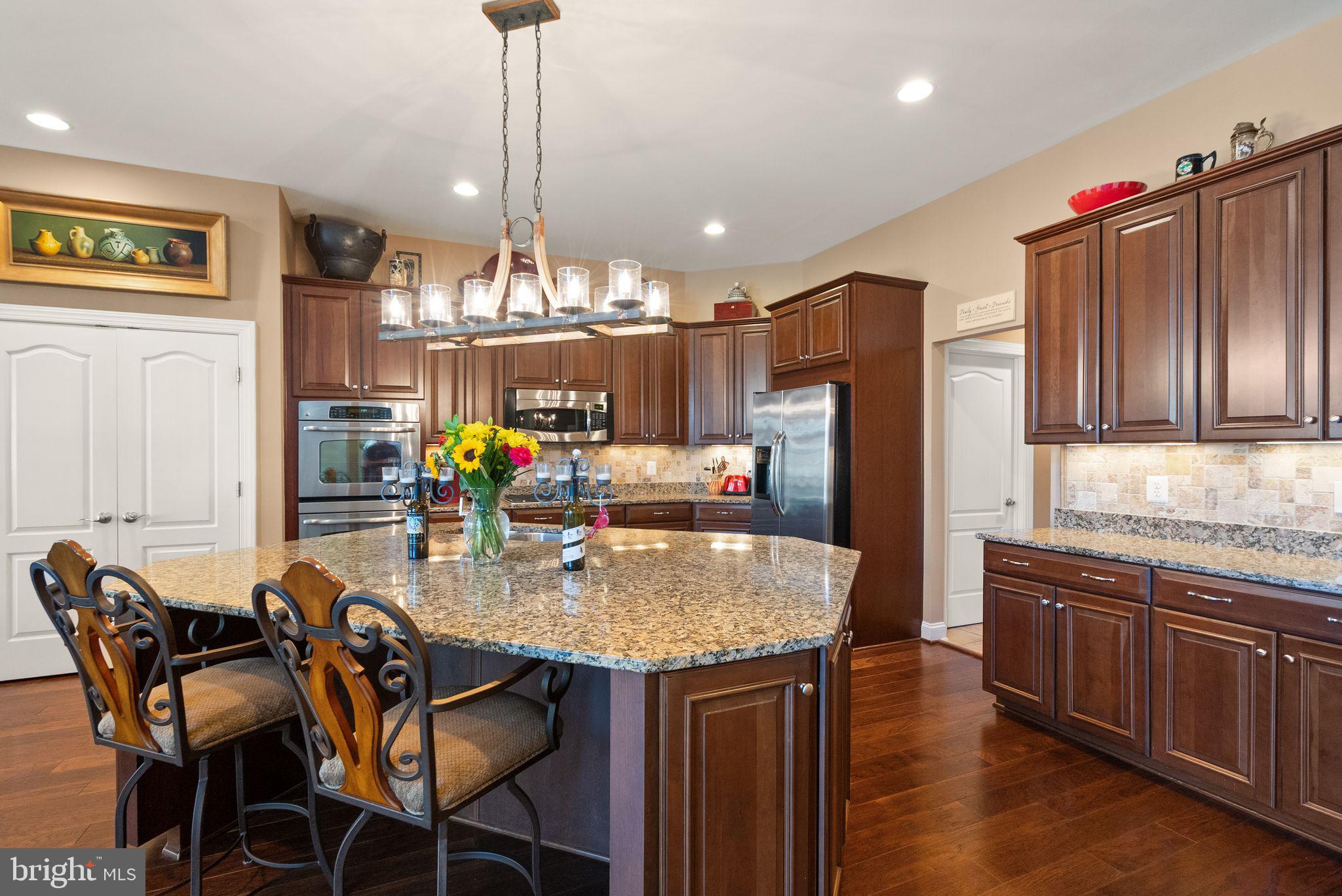 KENSINGTON MANOR - Residential