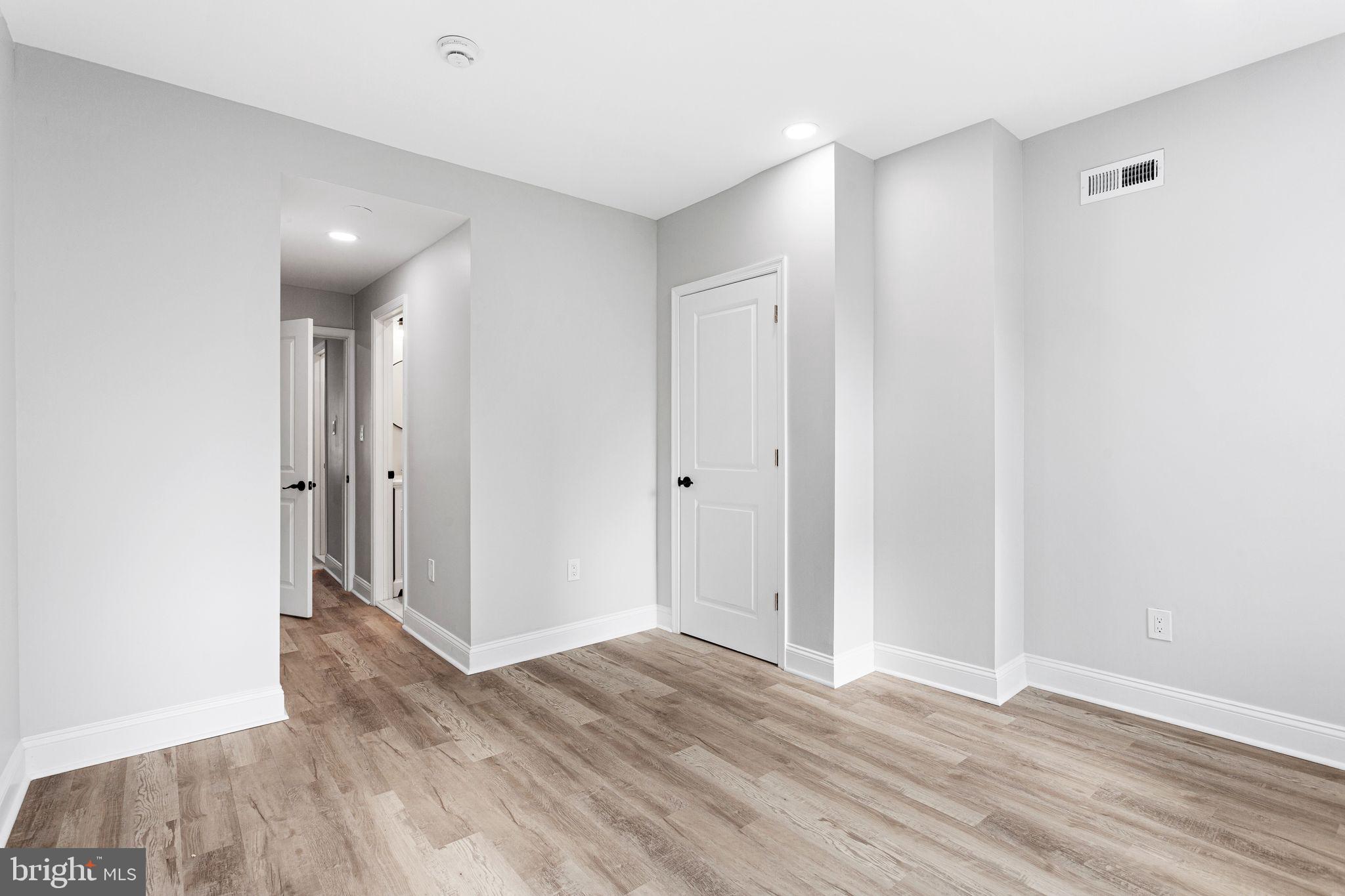 POINT BREEZE - Residential