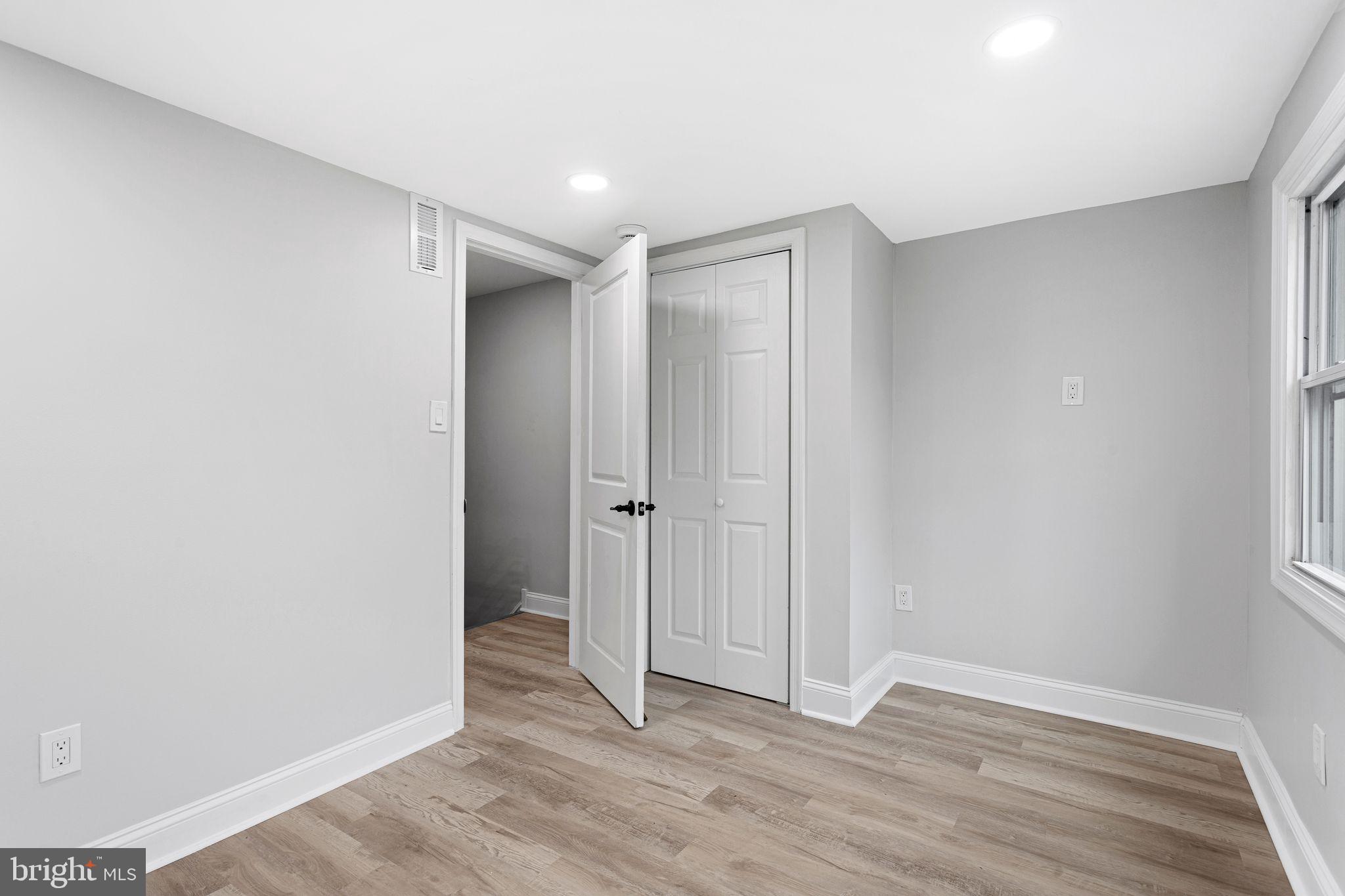 POINT BREEZE - Residential