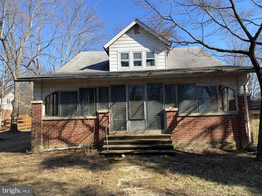 Large acreage, home needs complete and deep Renovations