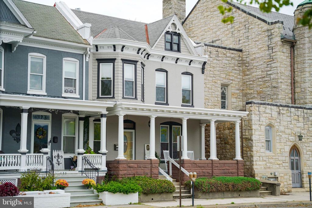 Photo of 125 E 3rd St, LEWISTOWN, PA 17044 (MLS # PAMF2052678)