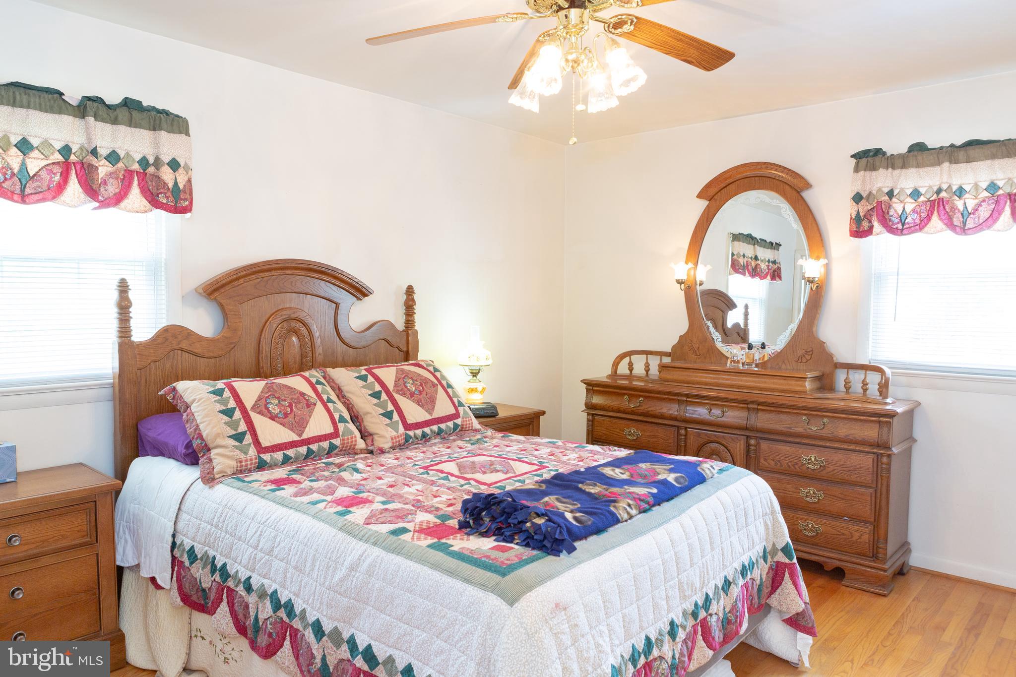 LANDMARK SQUARE - Residential