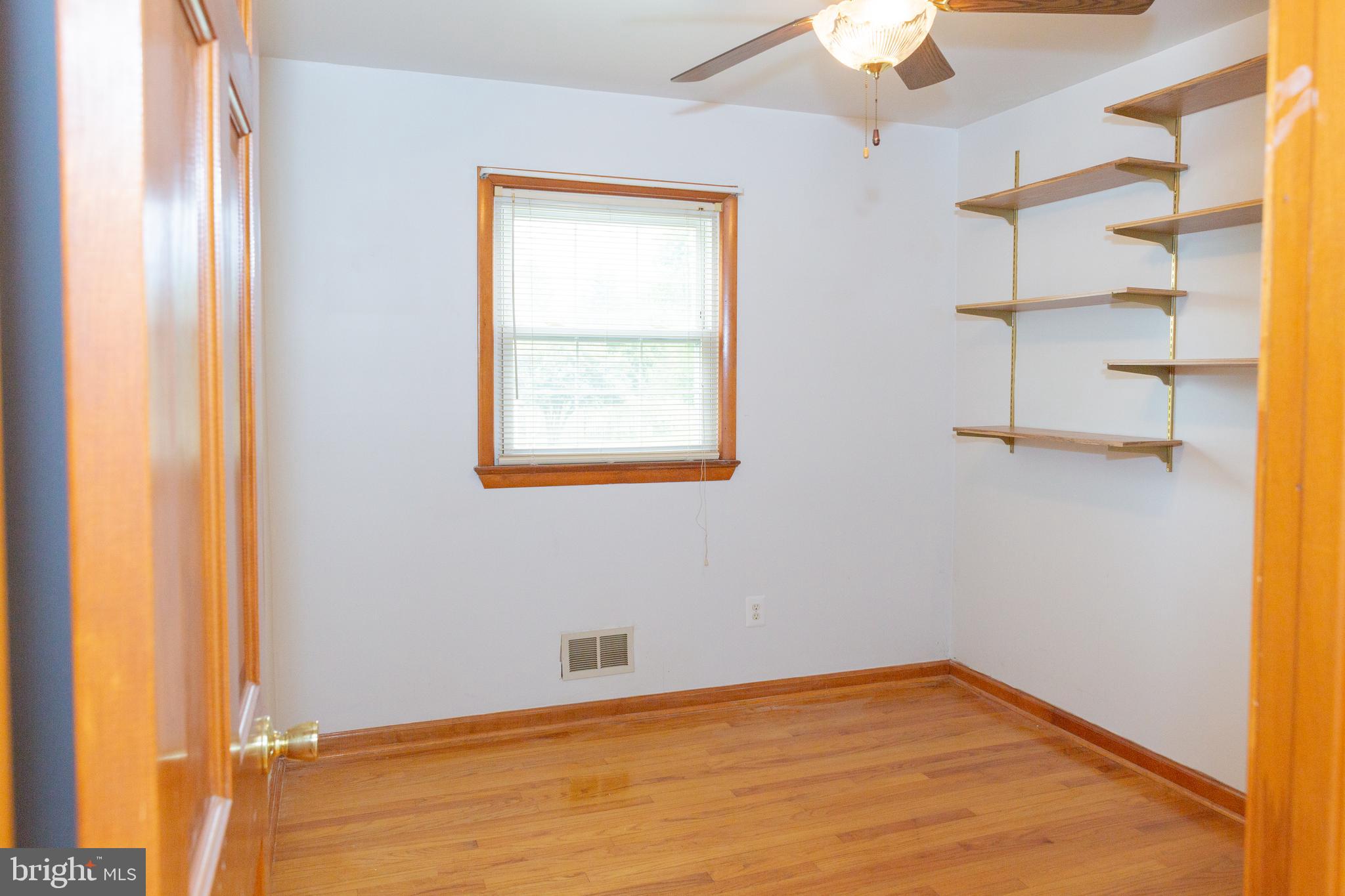 LANDMARK SQUARE - Residential