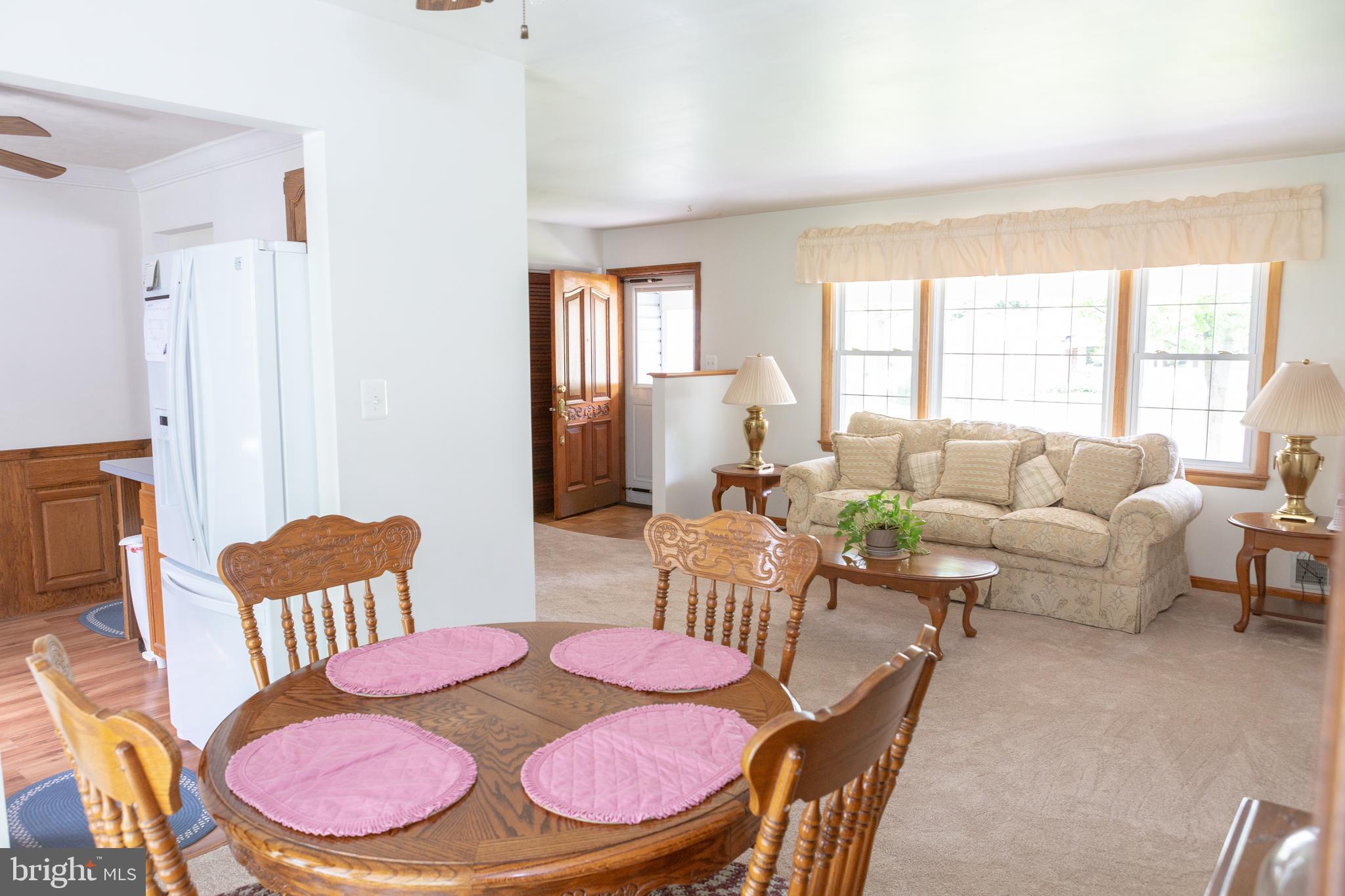 LANDMARK SQUARE - Residential