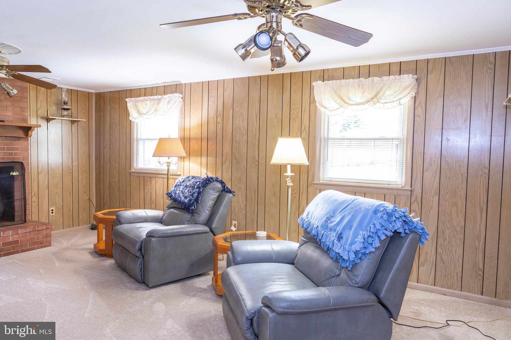 LANDMARK SQUARE - Residential