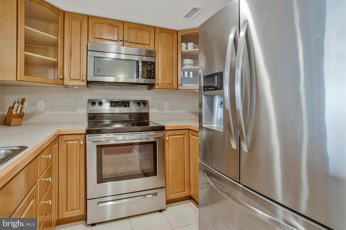 8501 BAYSIDE ROAD 606