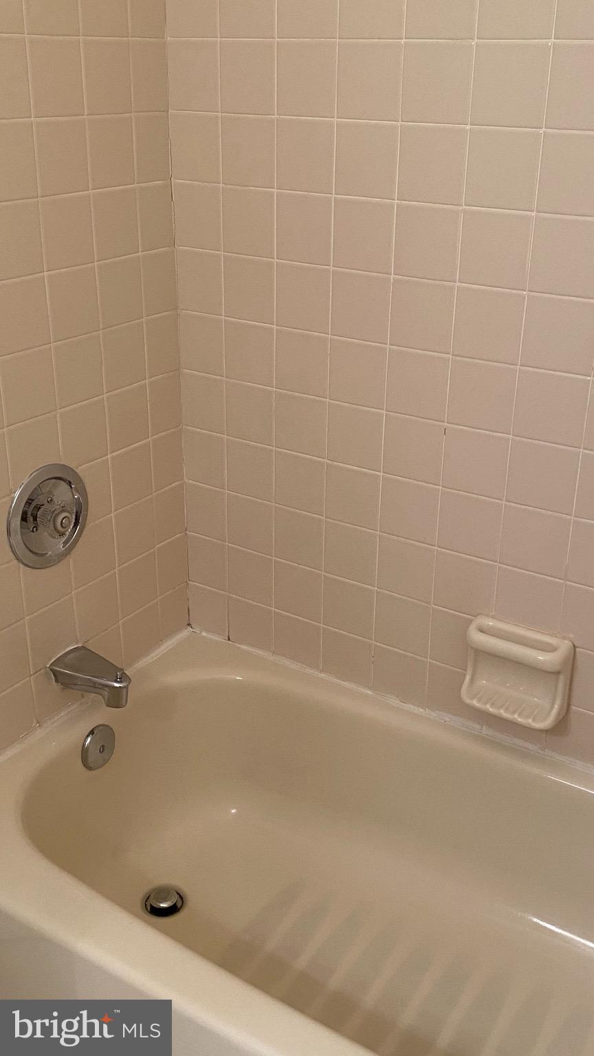 ROCKBURN COMMONS - Residential Lease