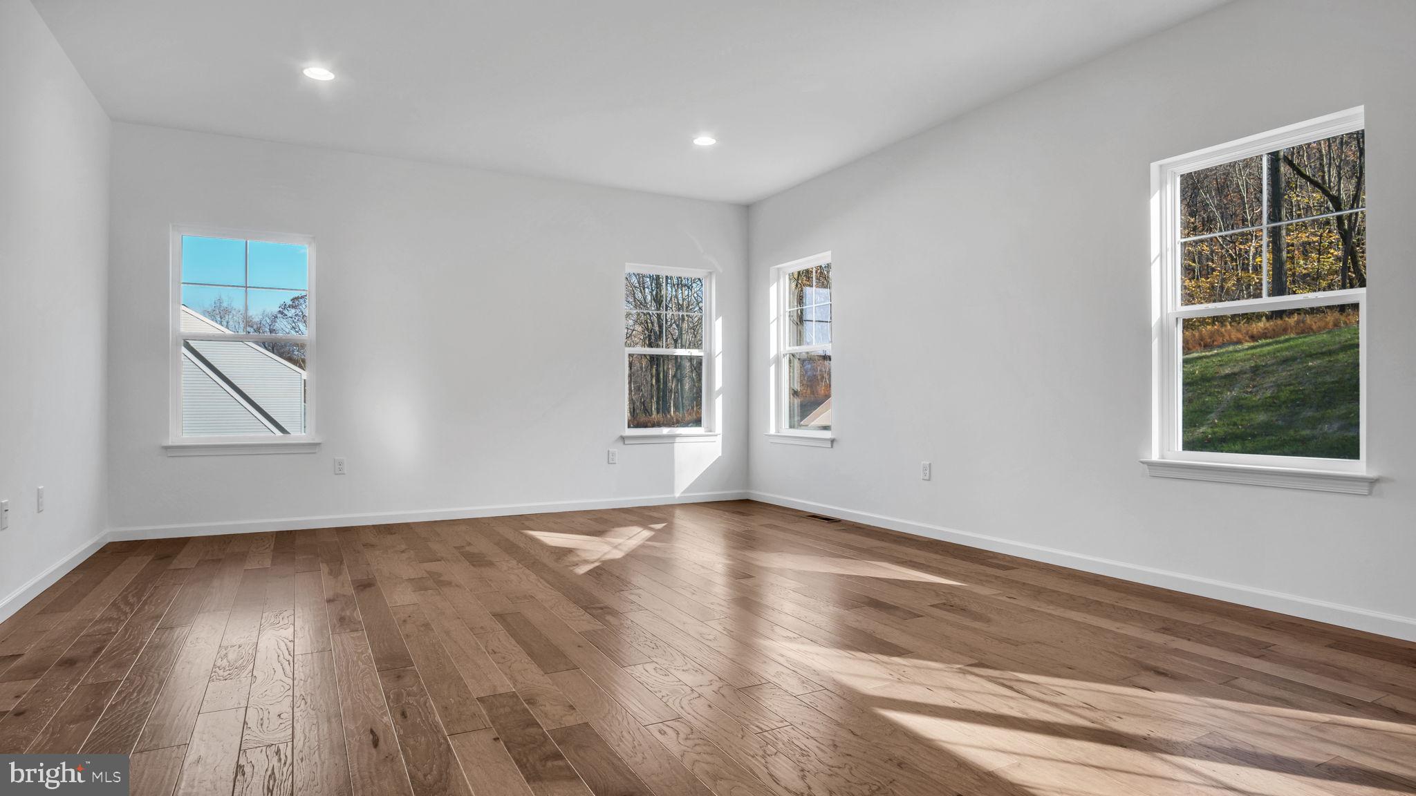 ROCKVILLE ESTATES - Residential