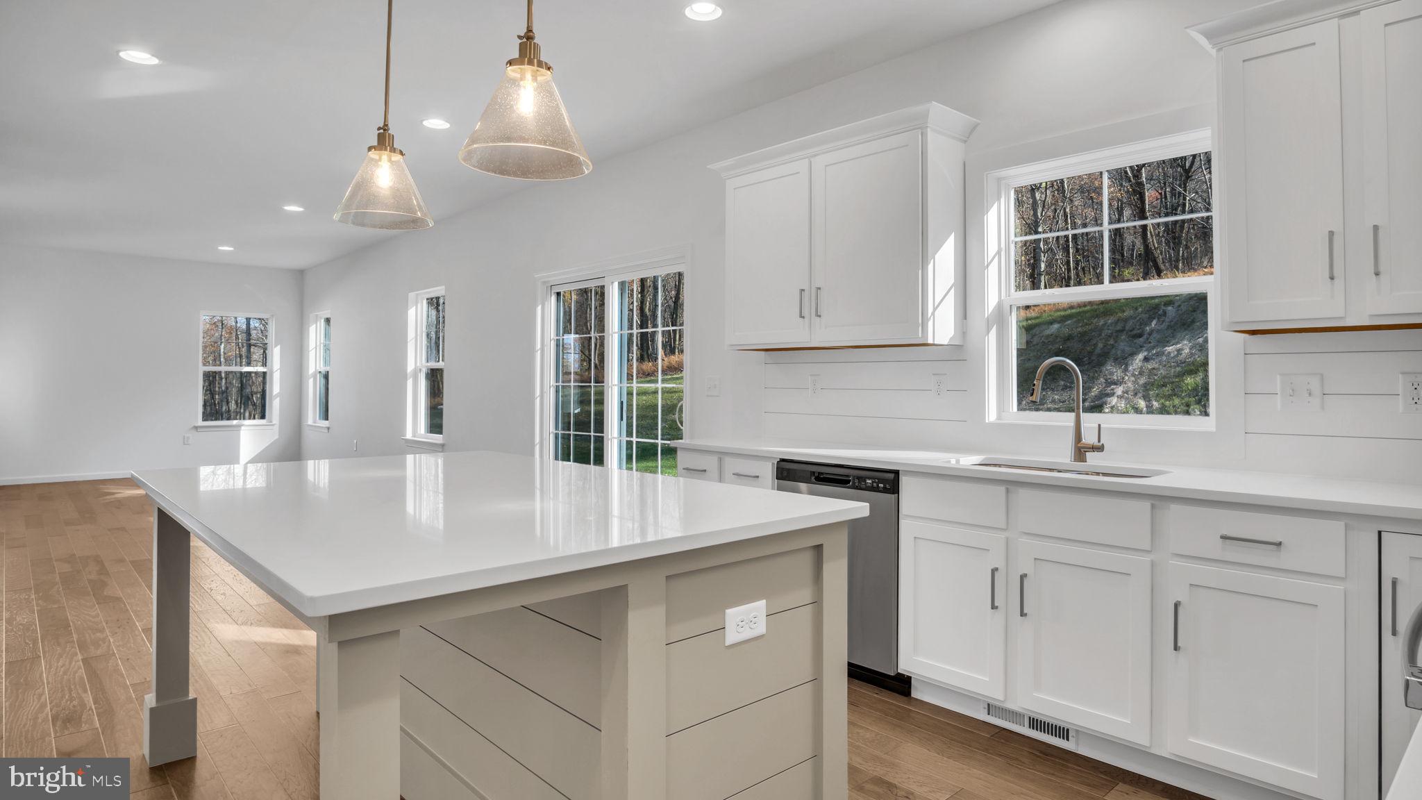 ROCKVILLE ESTATES - Residential