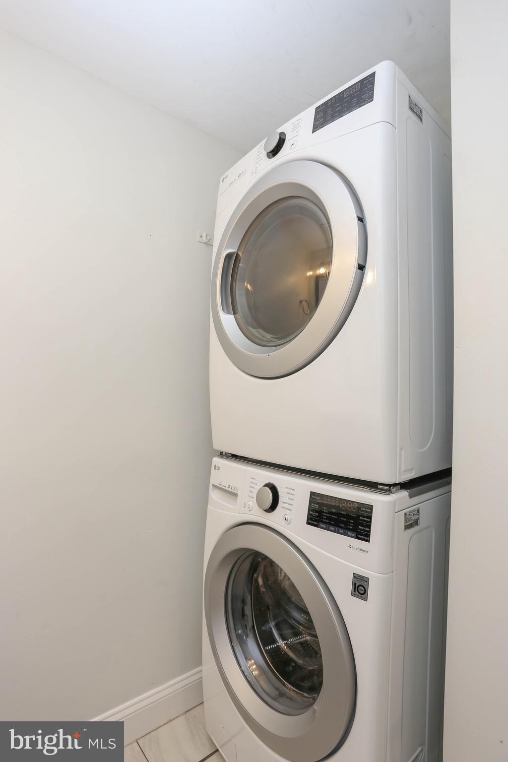 WAVERLY - Residential Lease