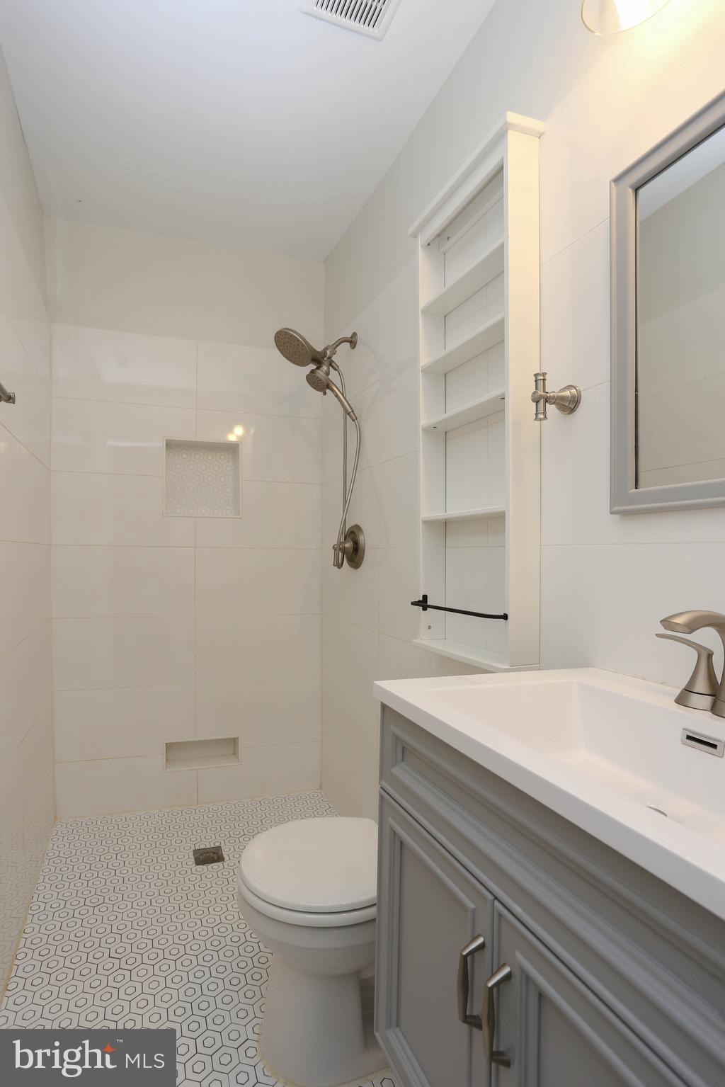 WAVERLY - Residential Lease