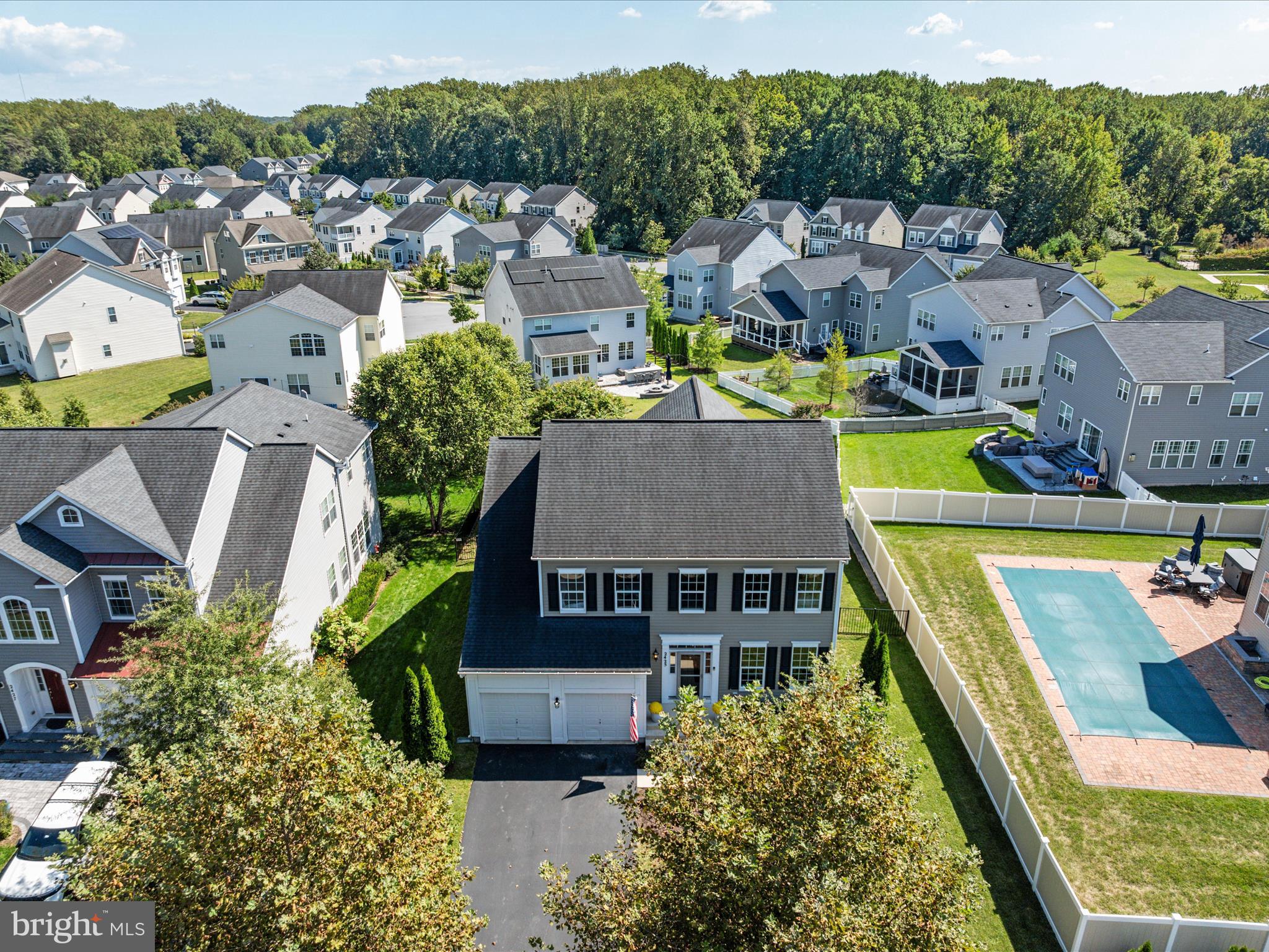 2425 MACALLISTER LANE