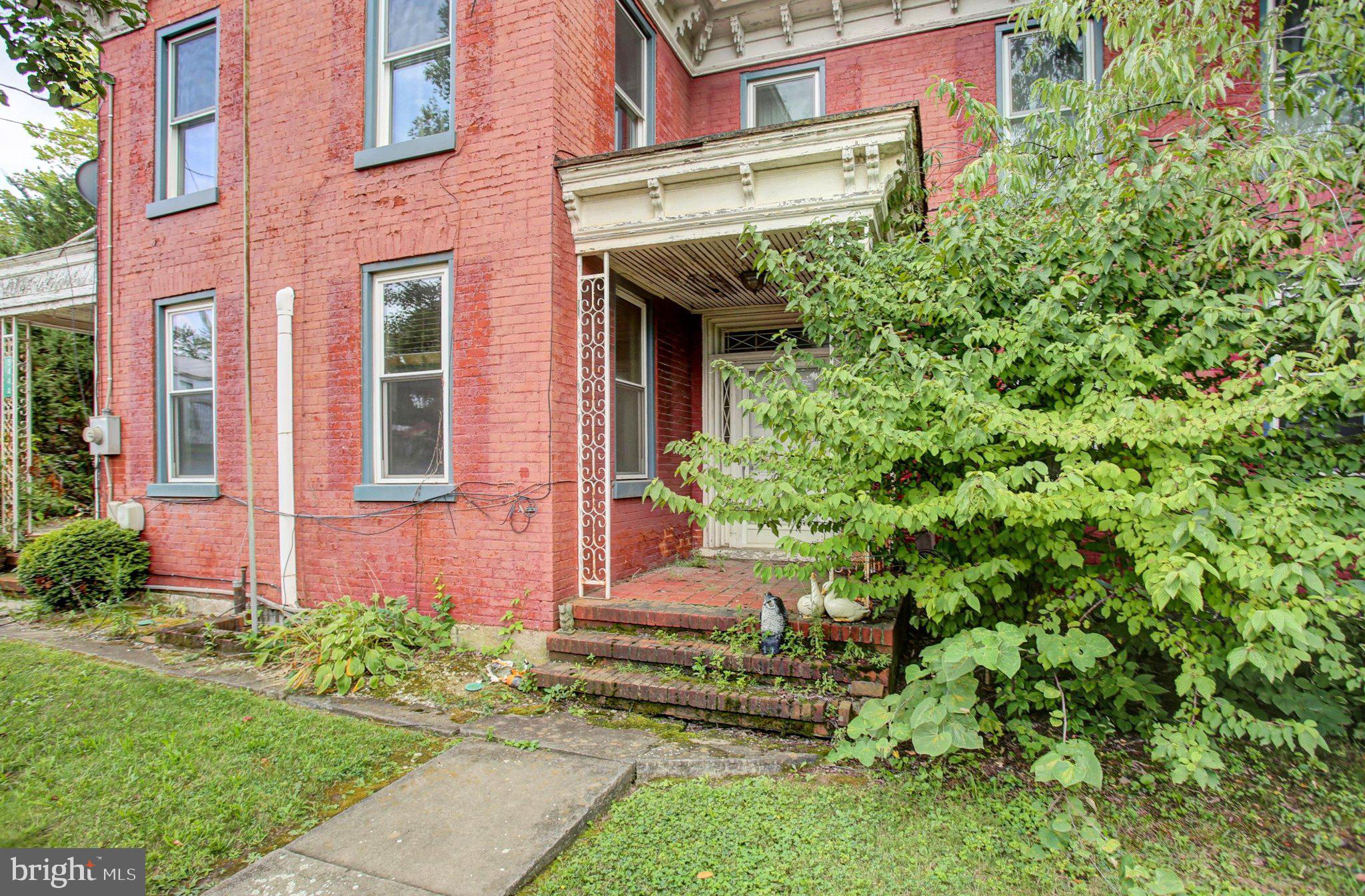 5444 BUCHANAN TRAIL WEST W