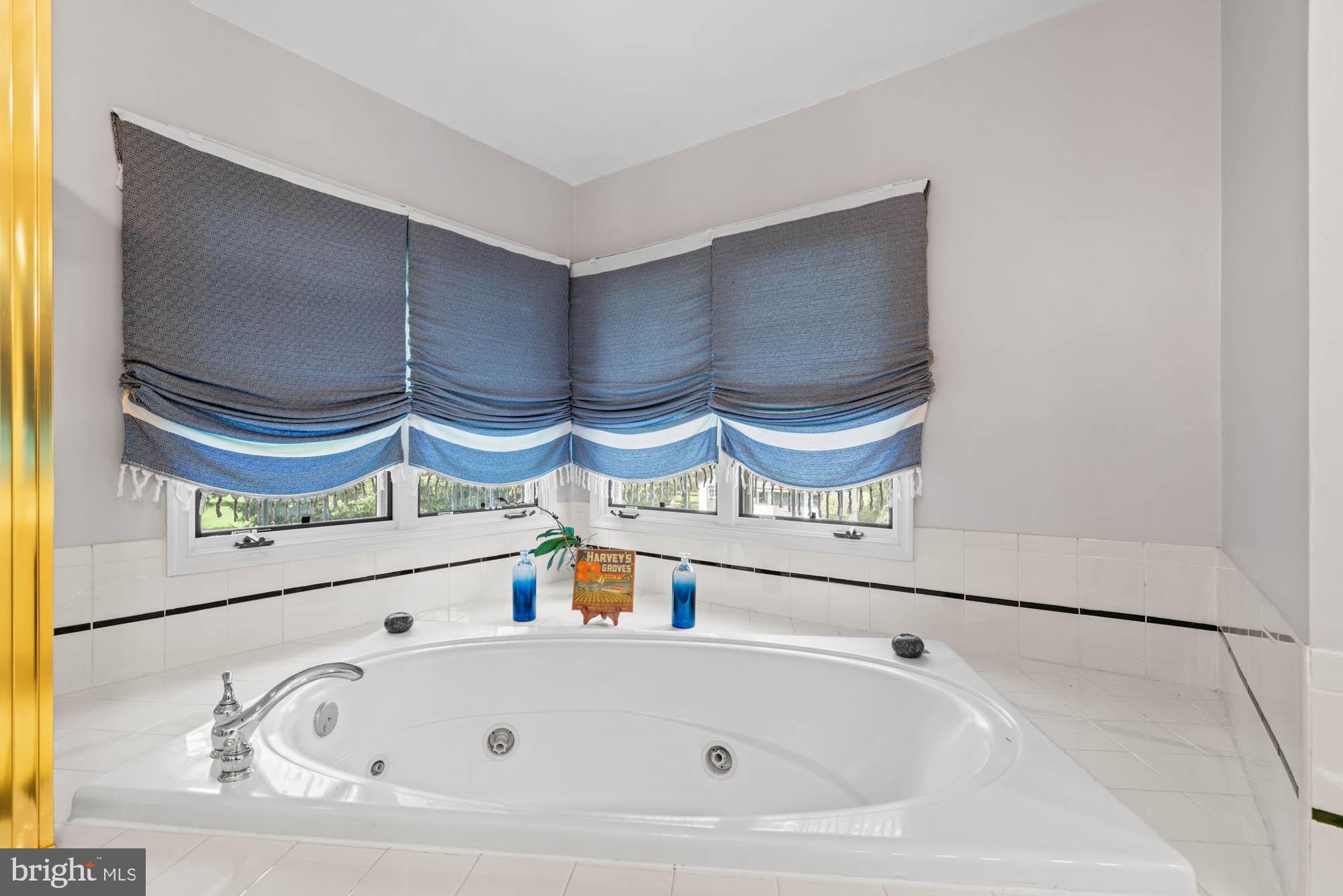 QUAIL OVERLOOK - Residential