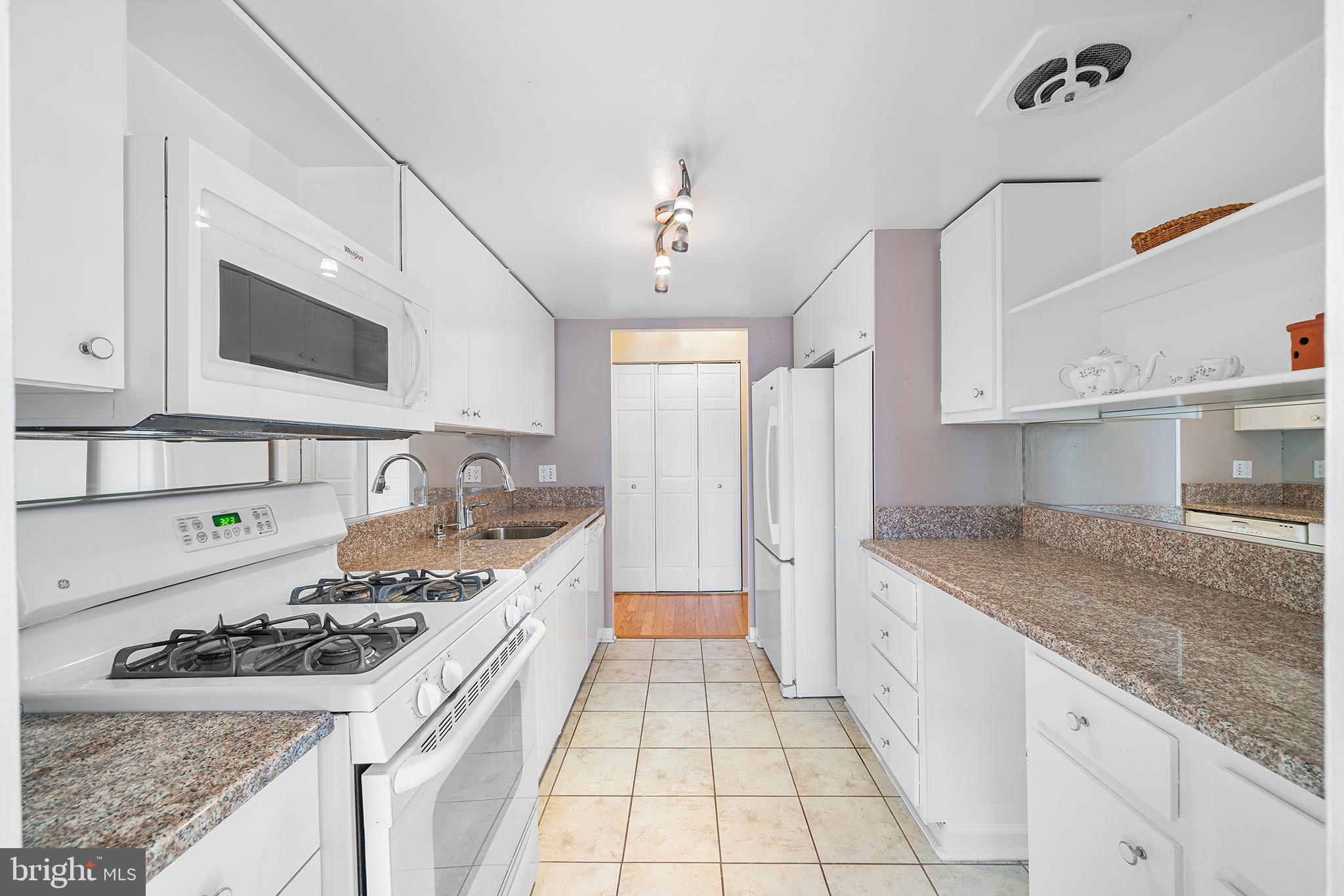 AVENUE OF THE ARTS - Residential