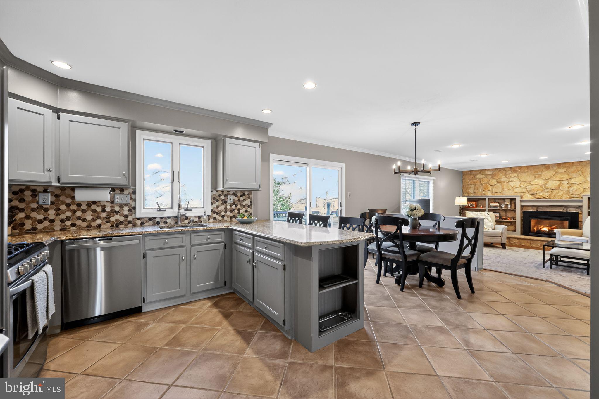 MAKEFIELD ESTATES - Residential