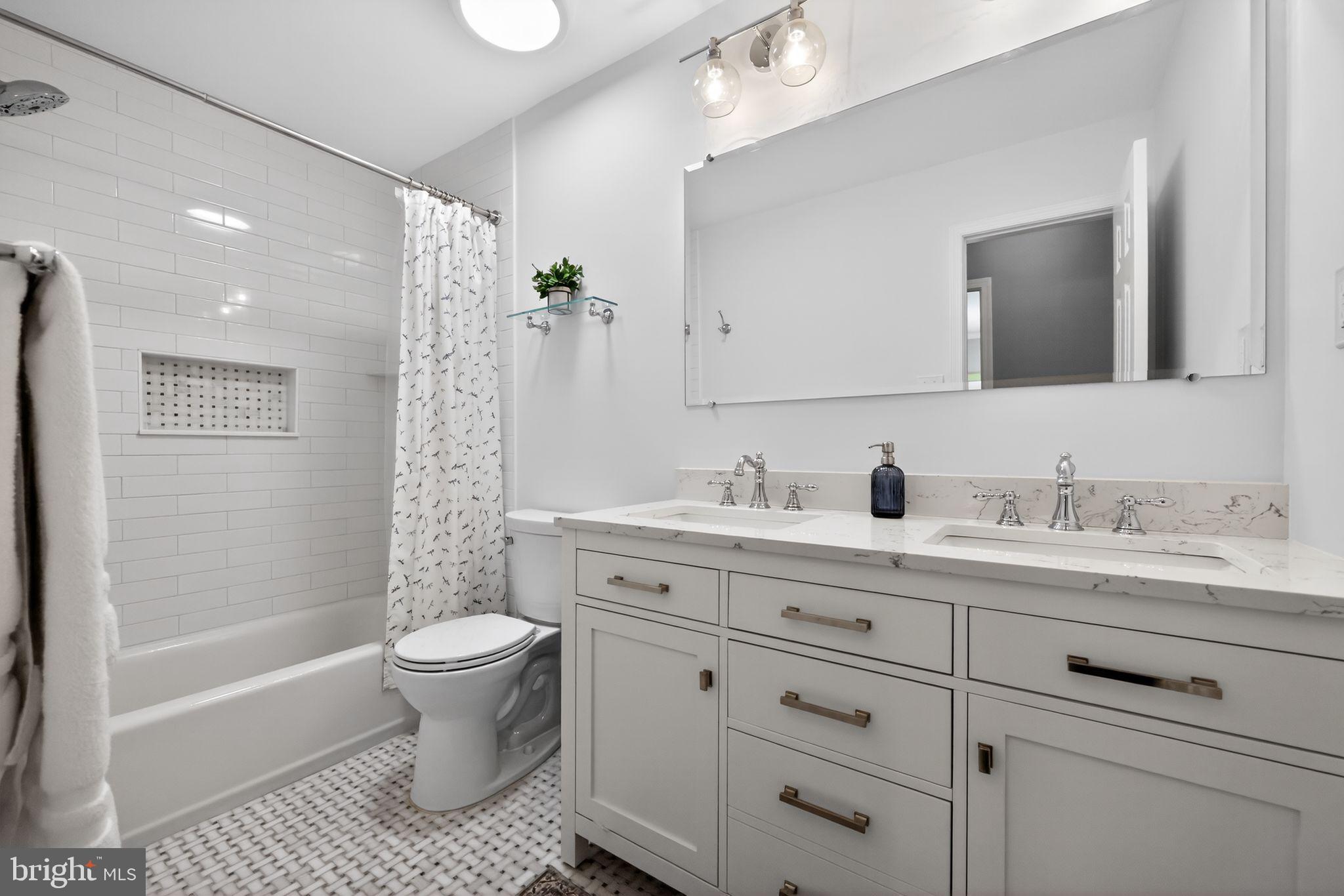 MAKEFIELD ESTATES - Residential