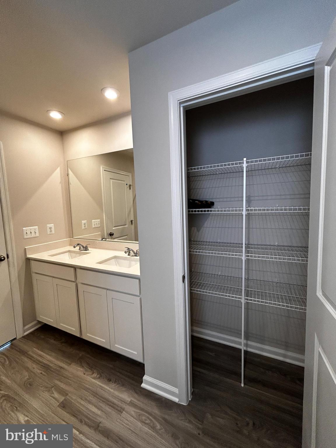 STONE SPRING - Residential Lease