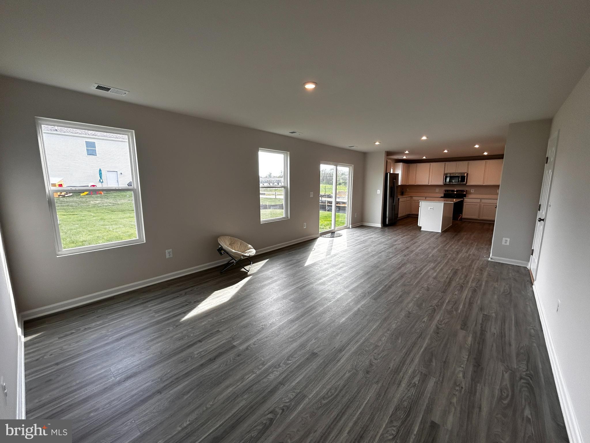 STONE SPRING - Residential Lease