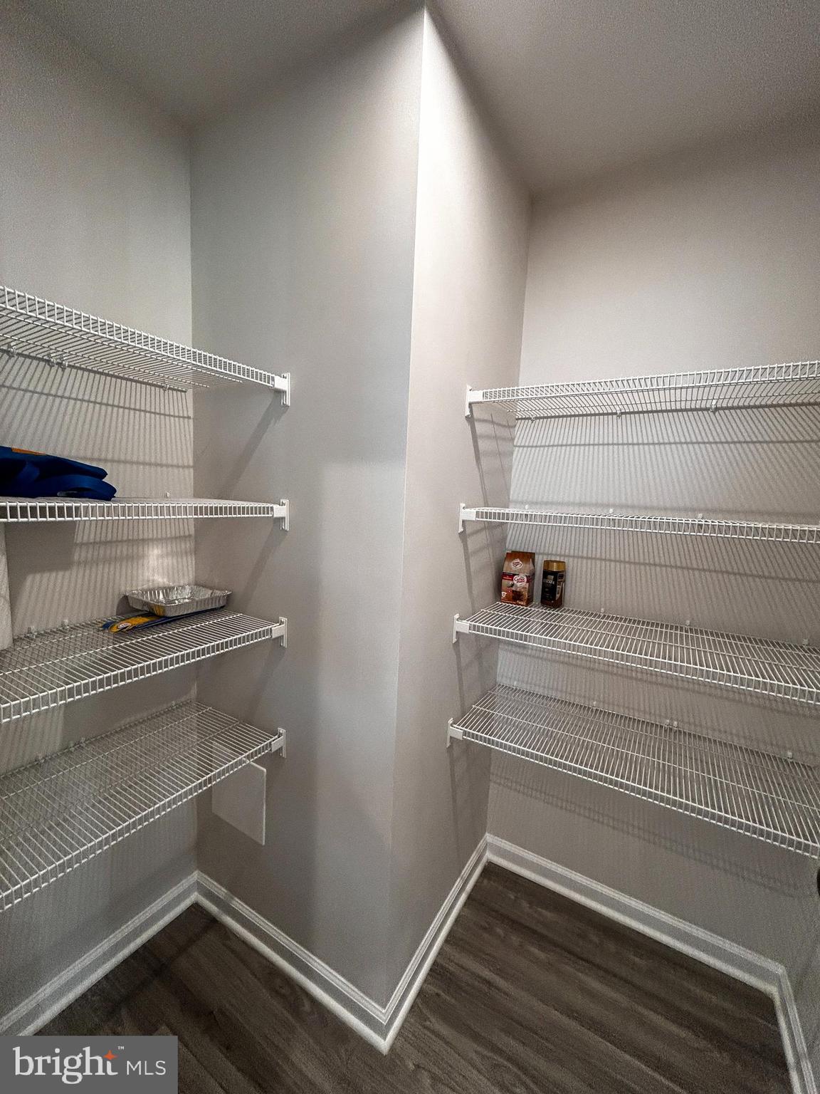 STONE SPRING - Residential Lease