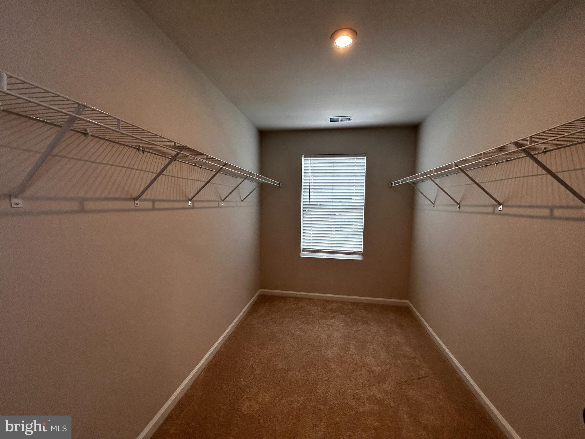 STONE SPRING - Residential Lease