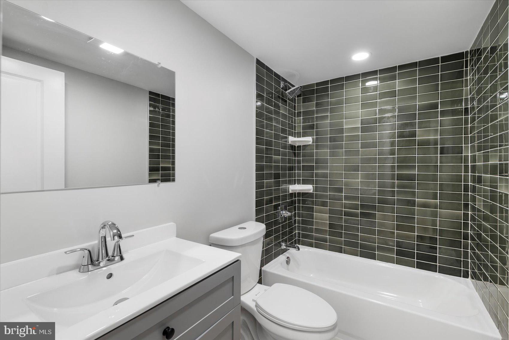 OWEN BROWN WOODS - Residential