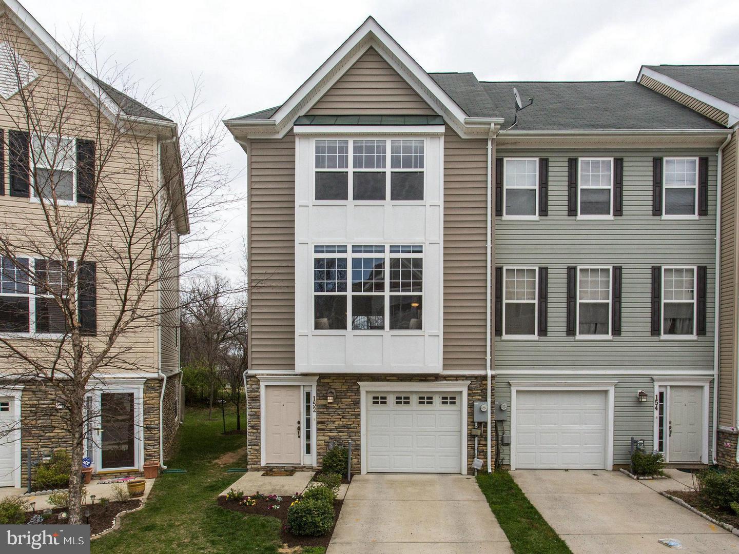 LINCOLN TERRACE - Residential Lease