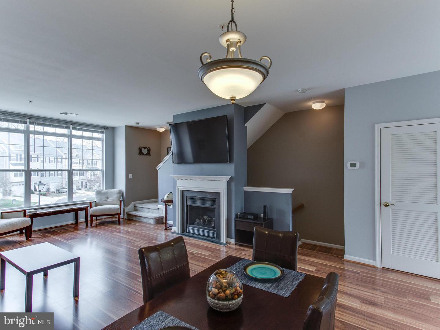 LINCOLN TERRACE - Residential Lease