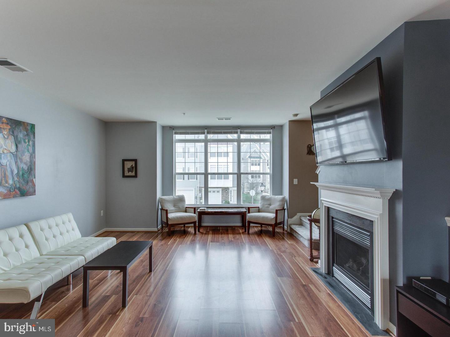 LINCOLN TERRACE - Residential Lease