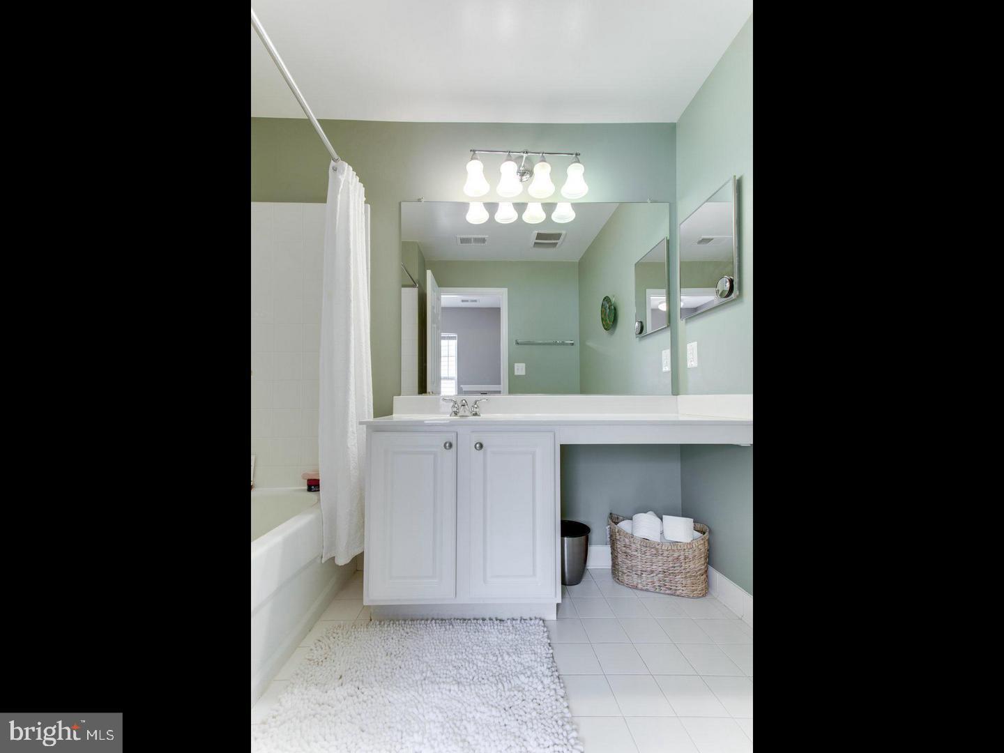 LINCOLN TERRACE - Residential Lease