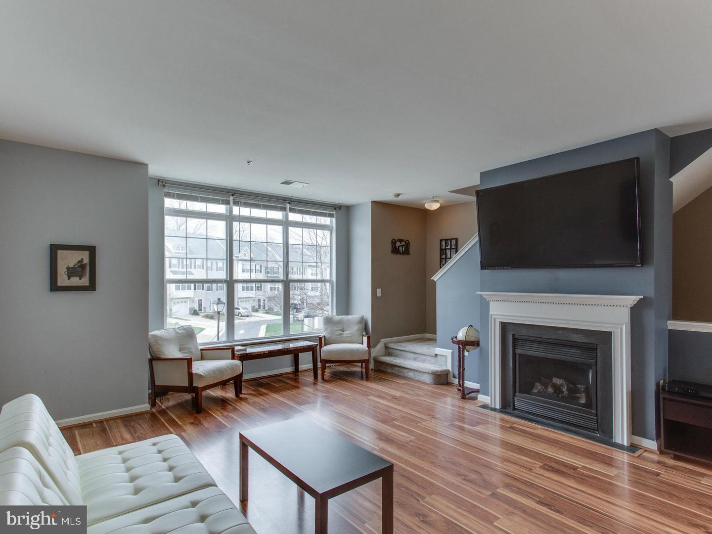 LINCOLN TERRACE - Residential Lease