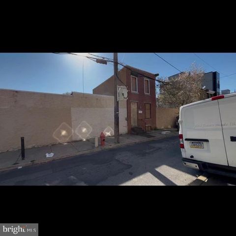 1852 E OAKDALE STREET PHILADELPHIA PA 19125
