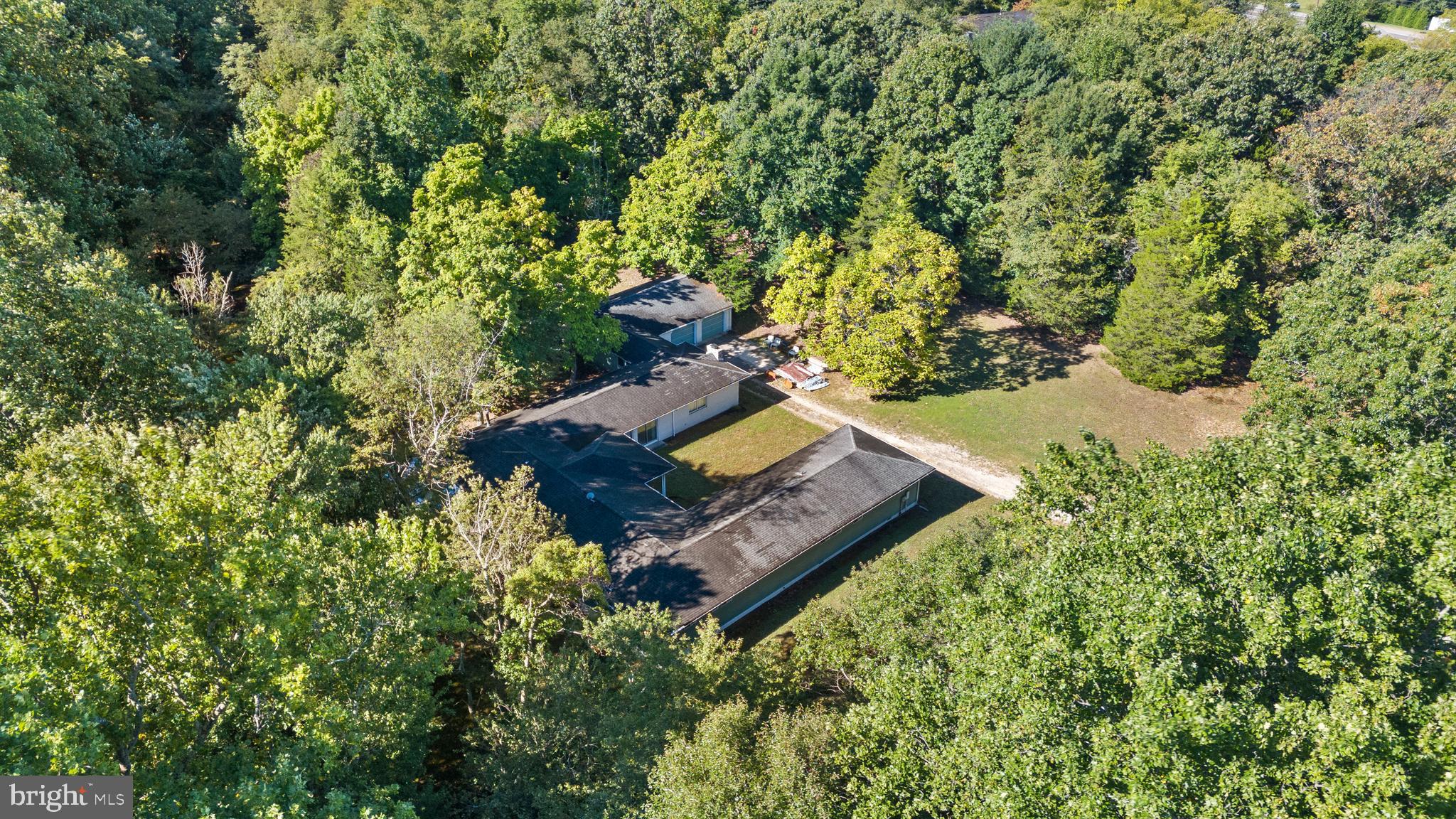 458 GREENTREE ROAD