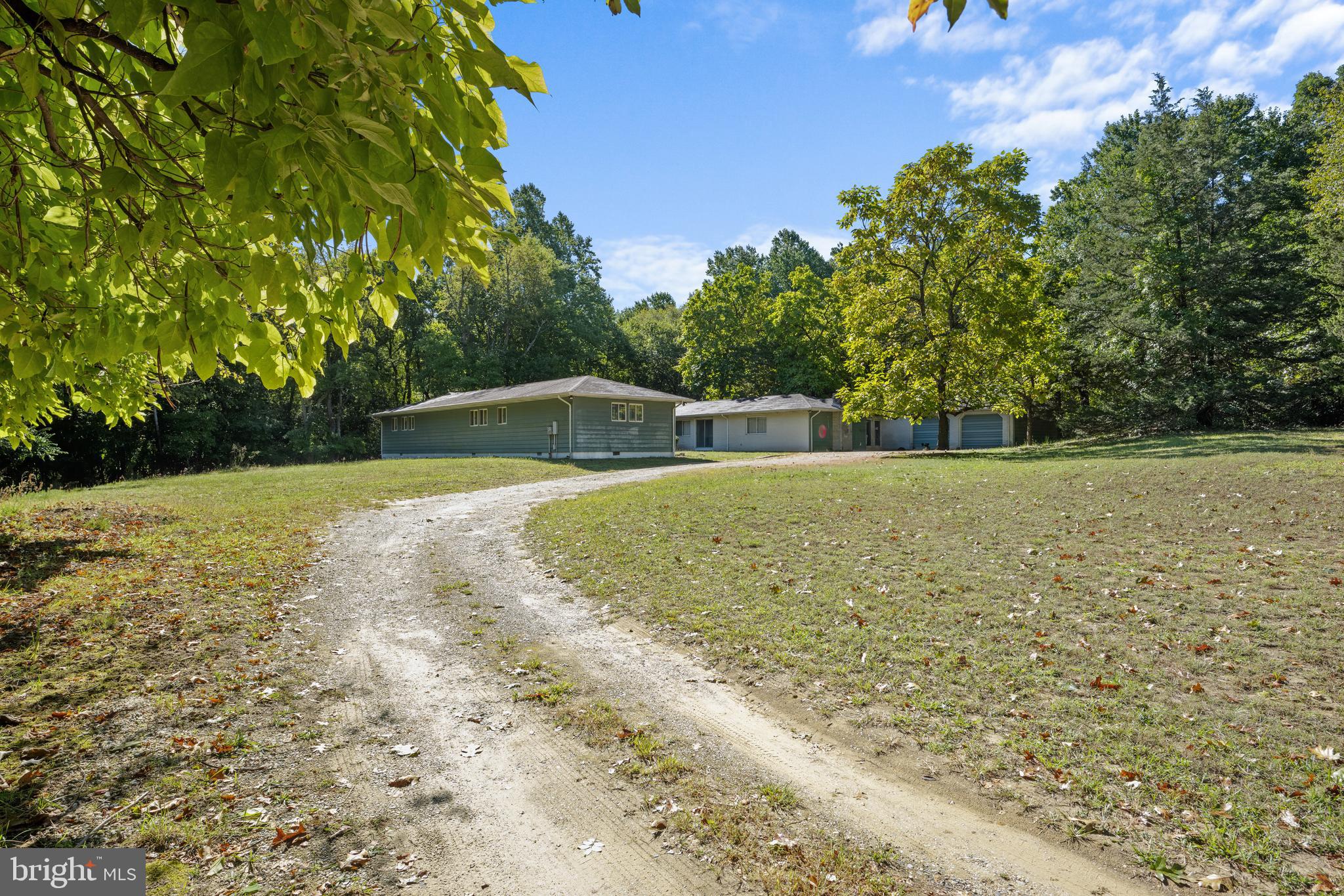 458 GREENTREE ROAD