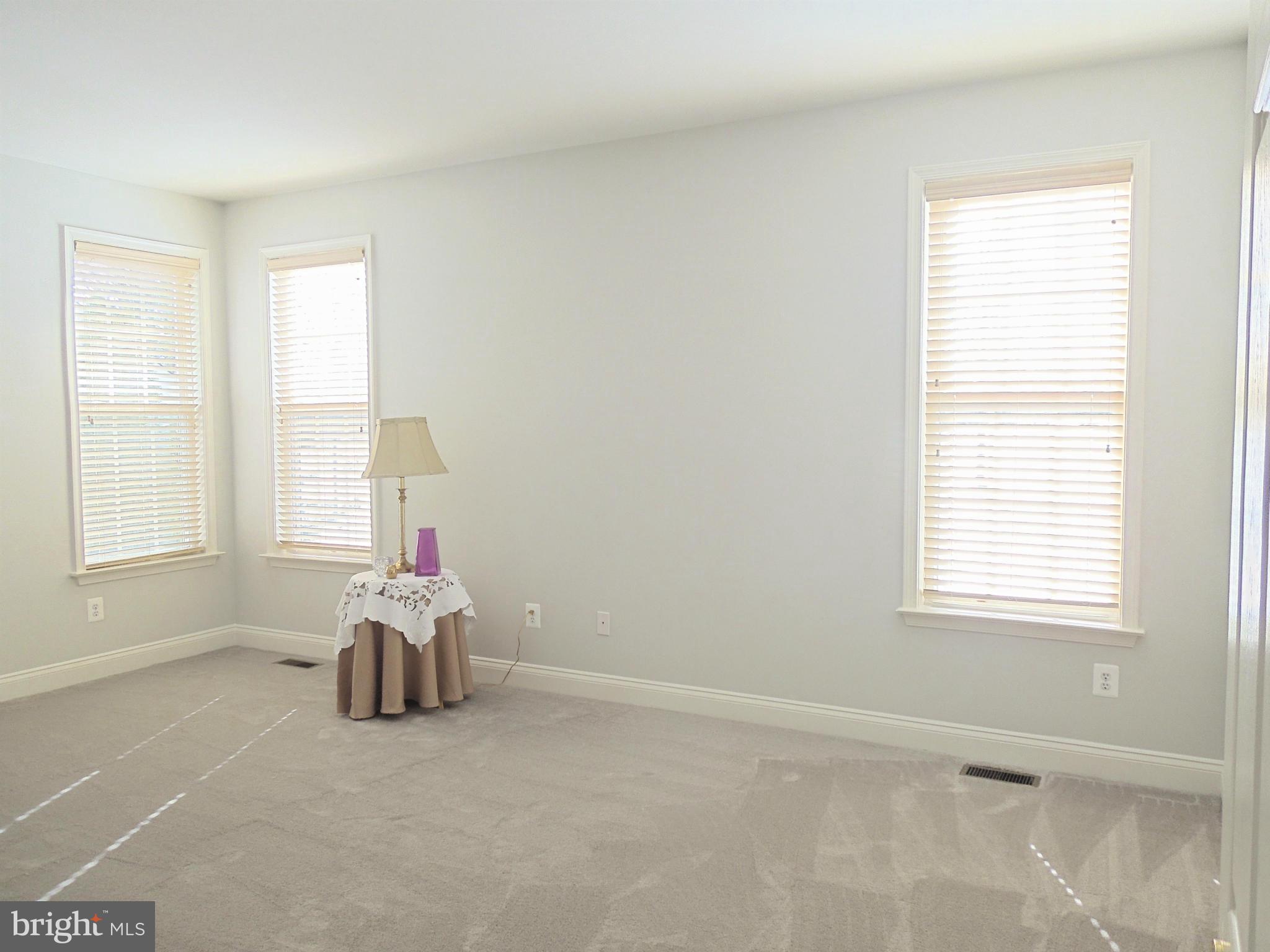 HERITAGE HUNT - Residential Lease