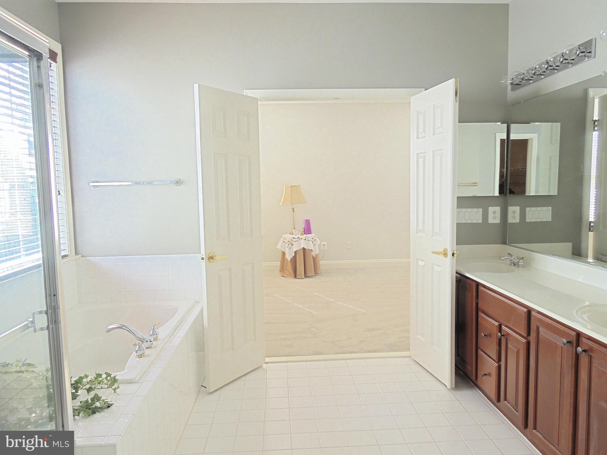 HERITAGE HUNT - Residential Lease