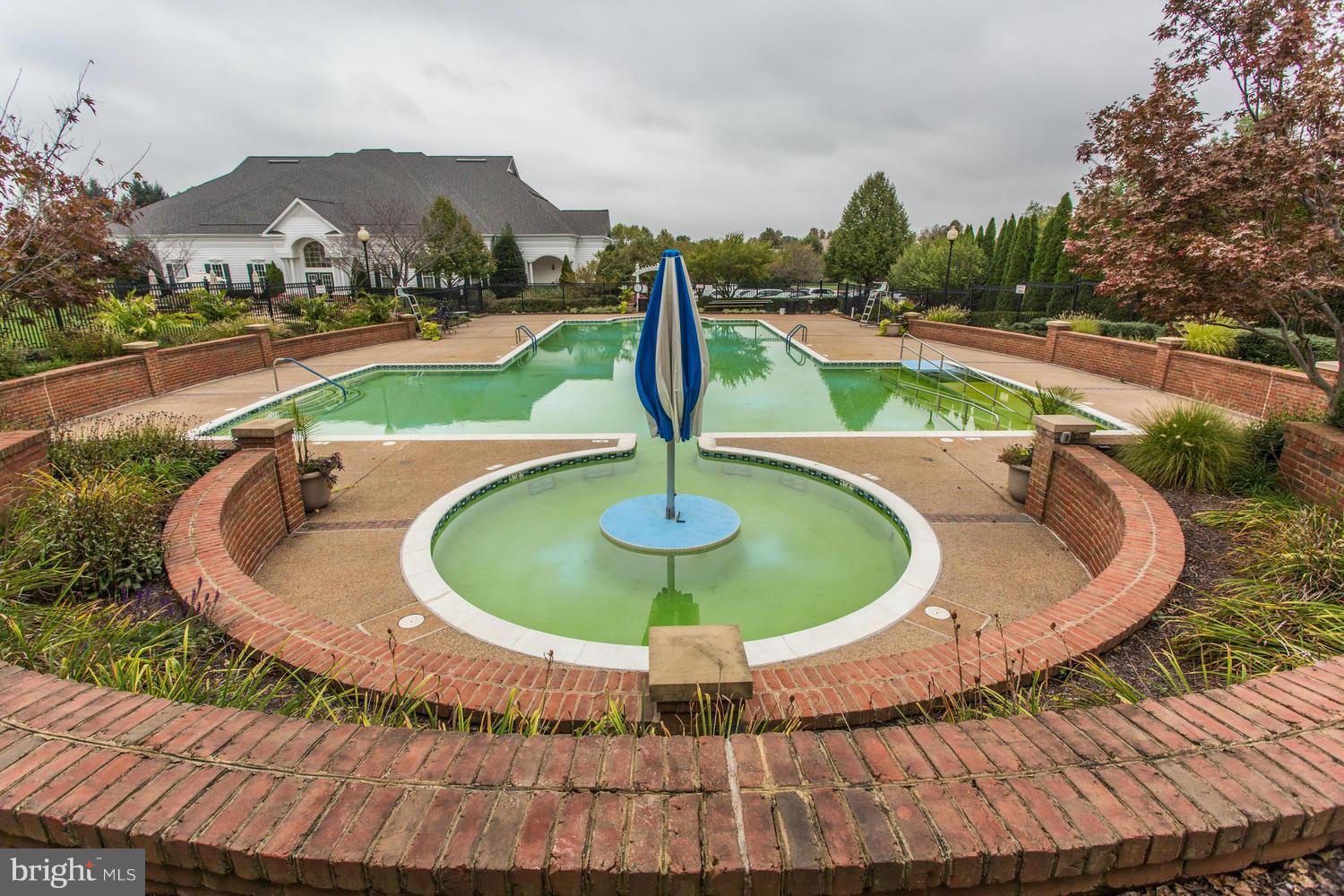 HERITAGE HUNT - Residential Lease