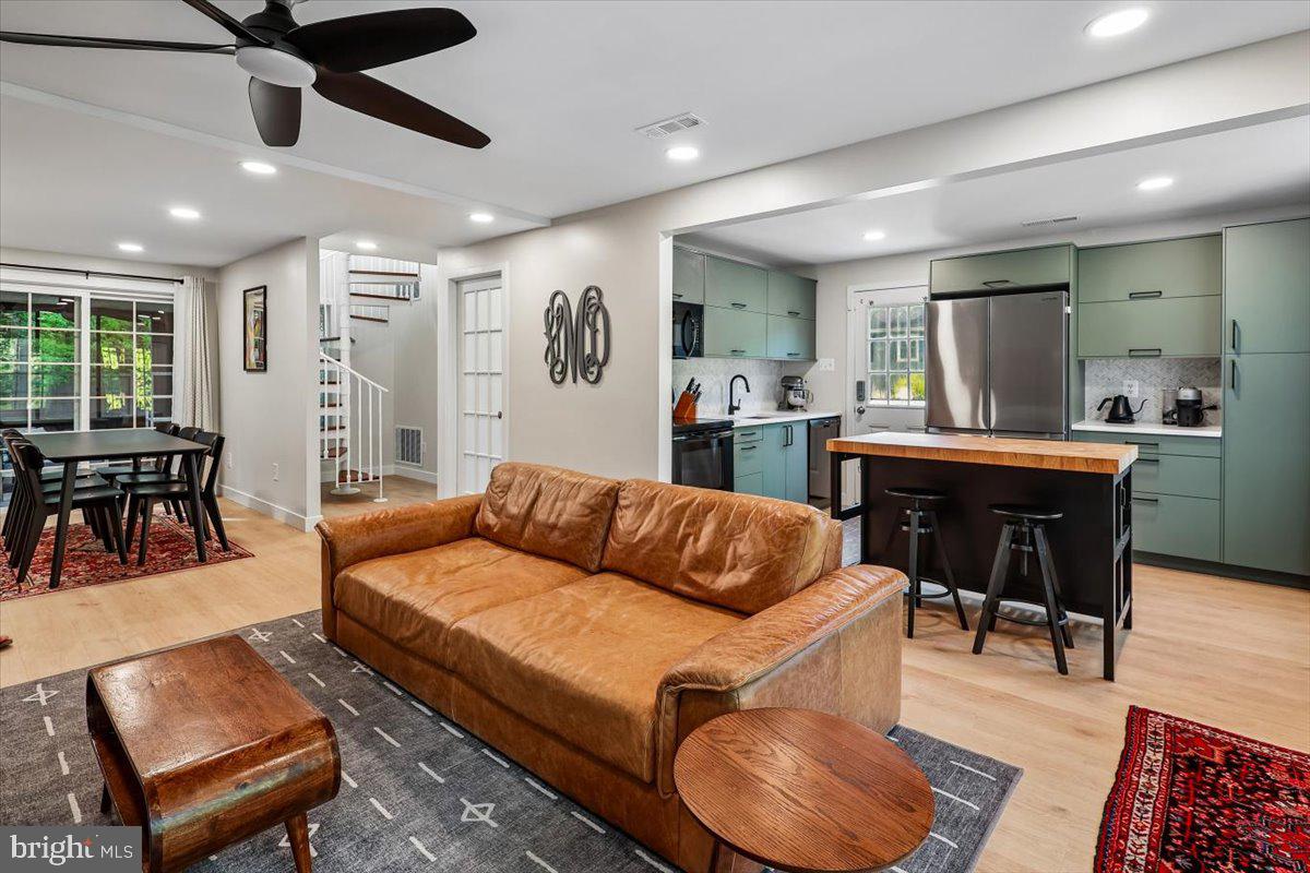 613 WEST DRIVE