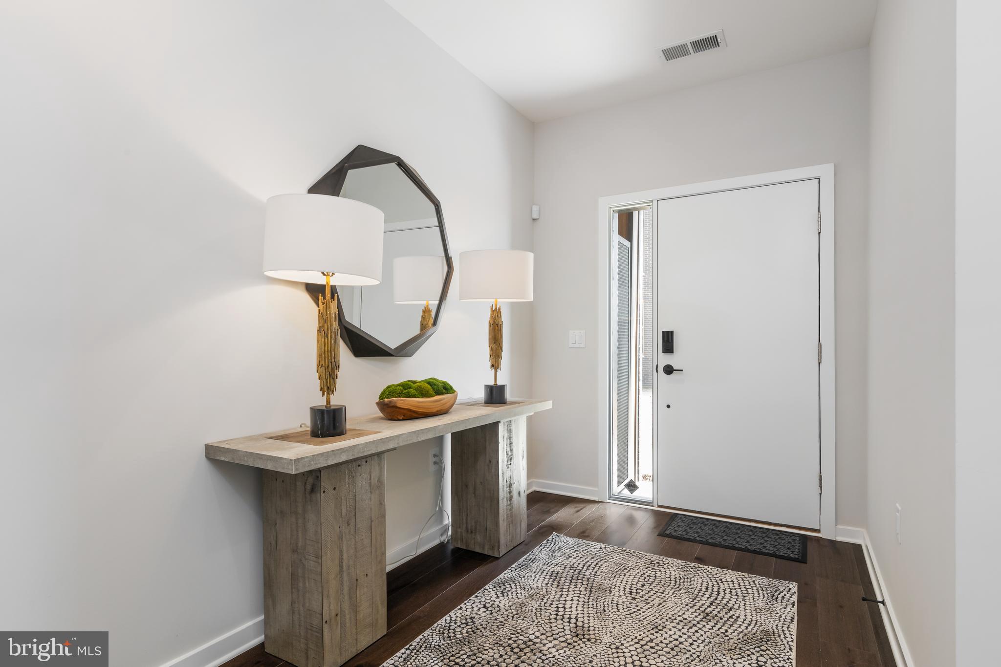 NORTHBANK - Residential