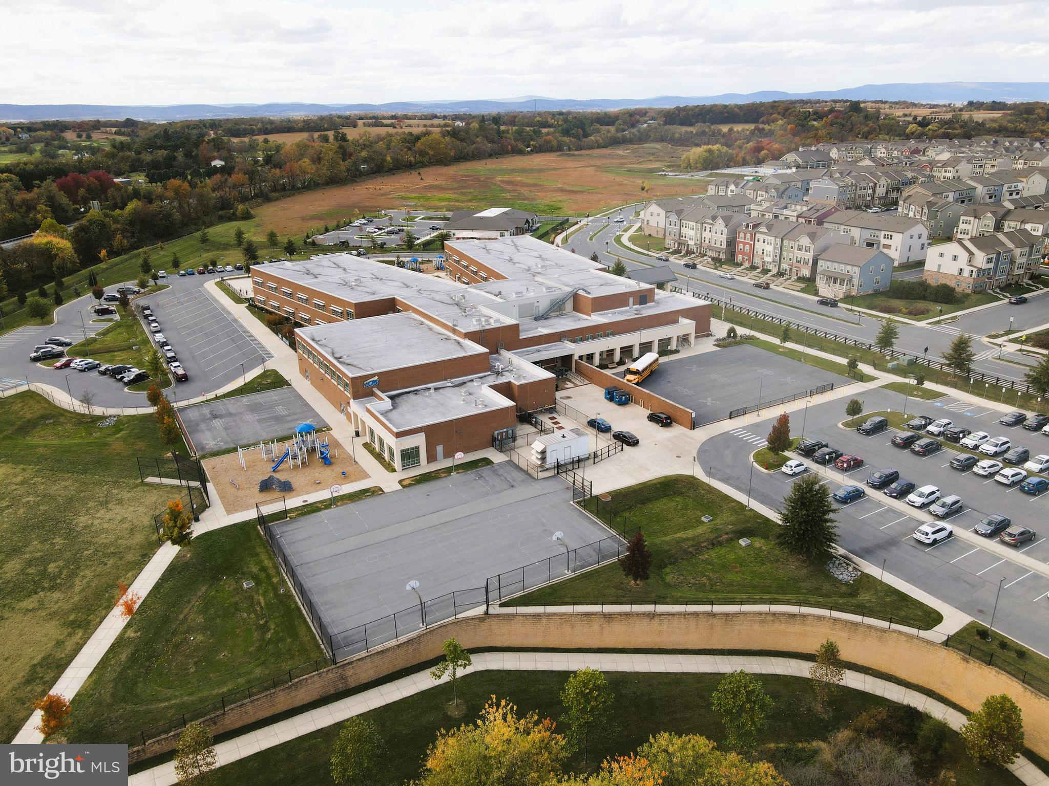 STONE BARN VILLAGE - Residential