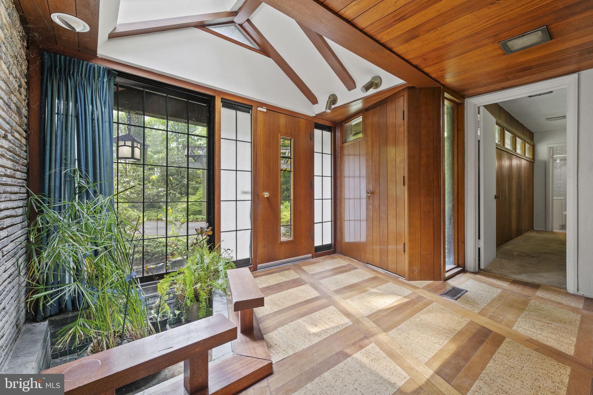 TULIP HILL - Residential