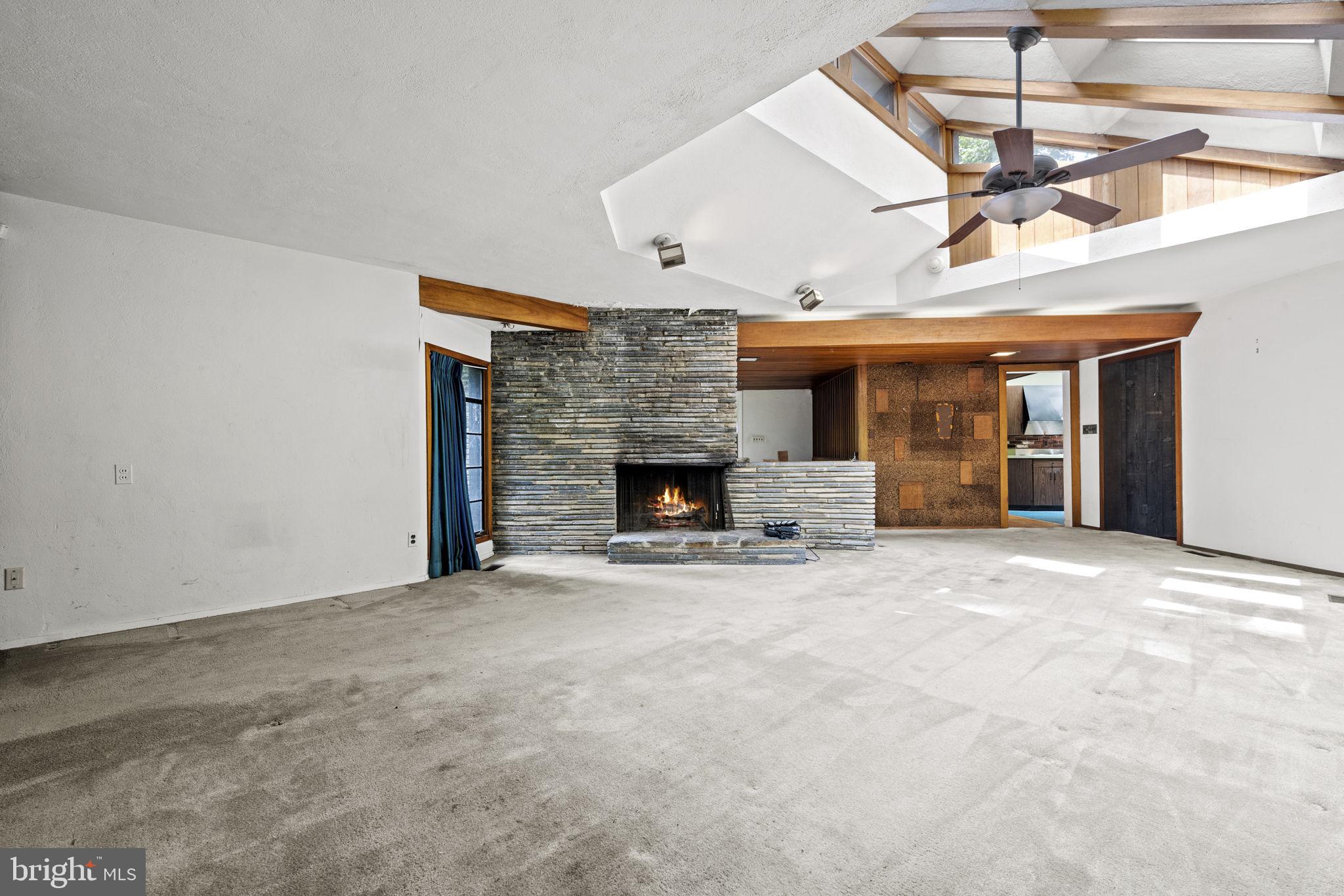 TULIP HILL - Residential