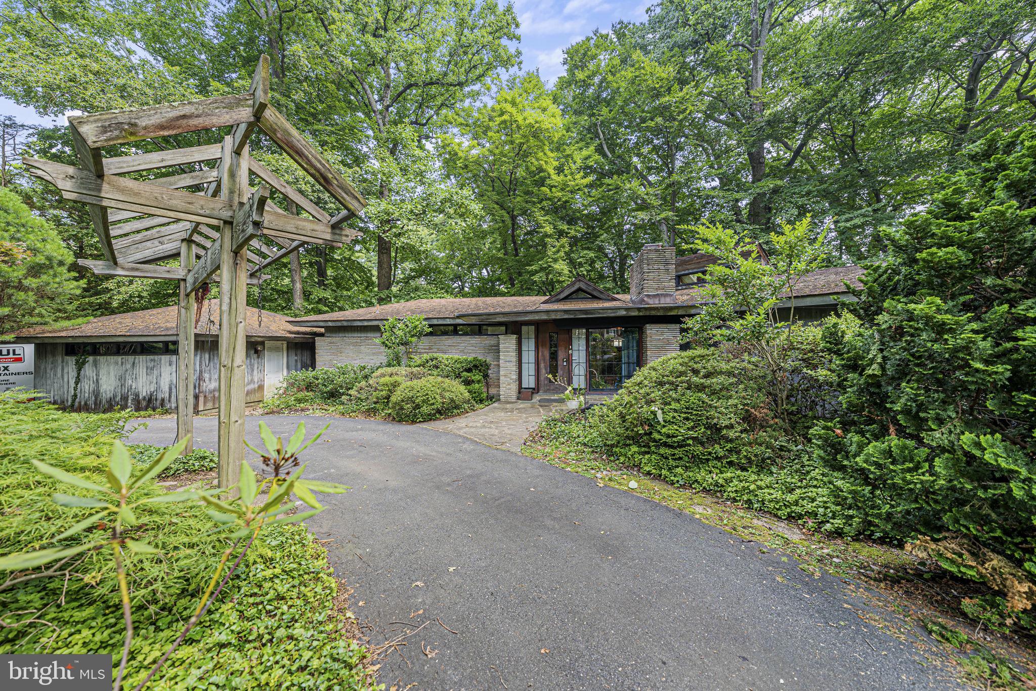 TULIP HILL - Residential