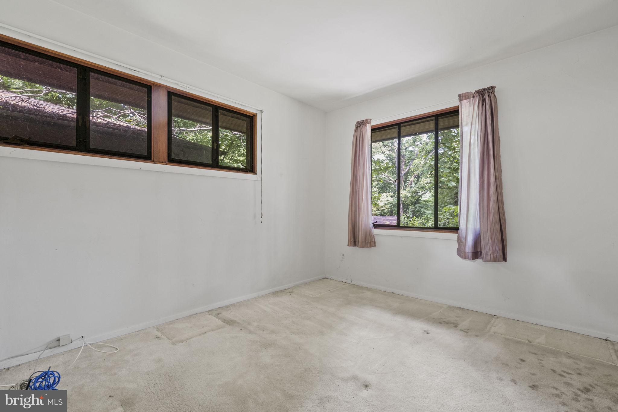 TULIP HILL - Residential