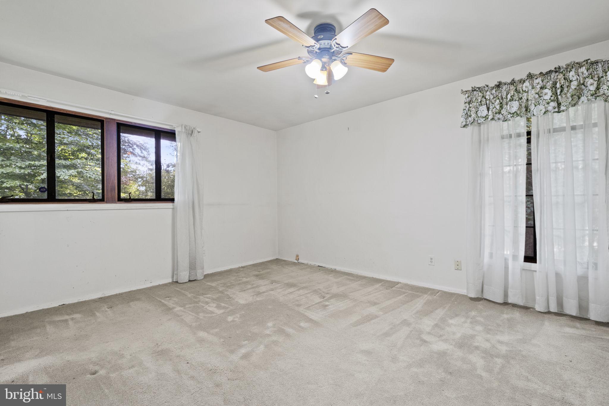 TULIP HILL - Residential