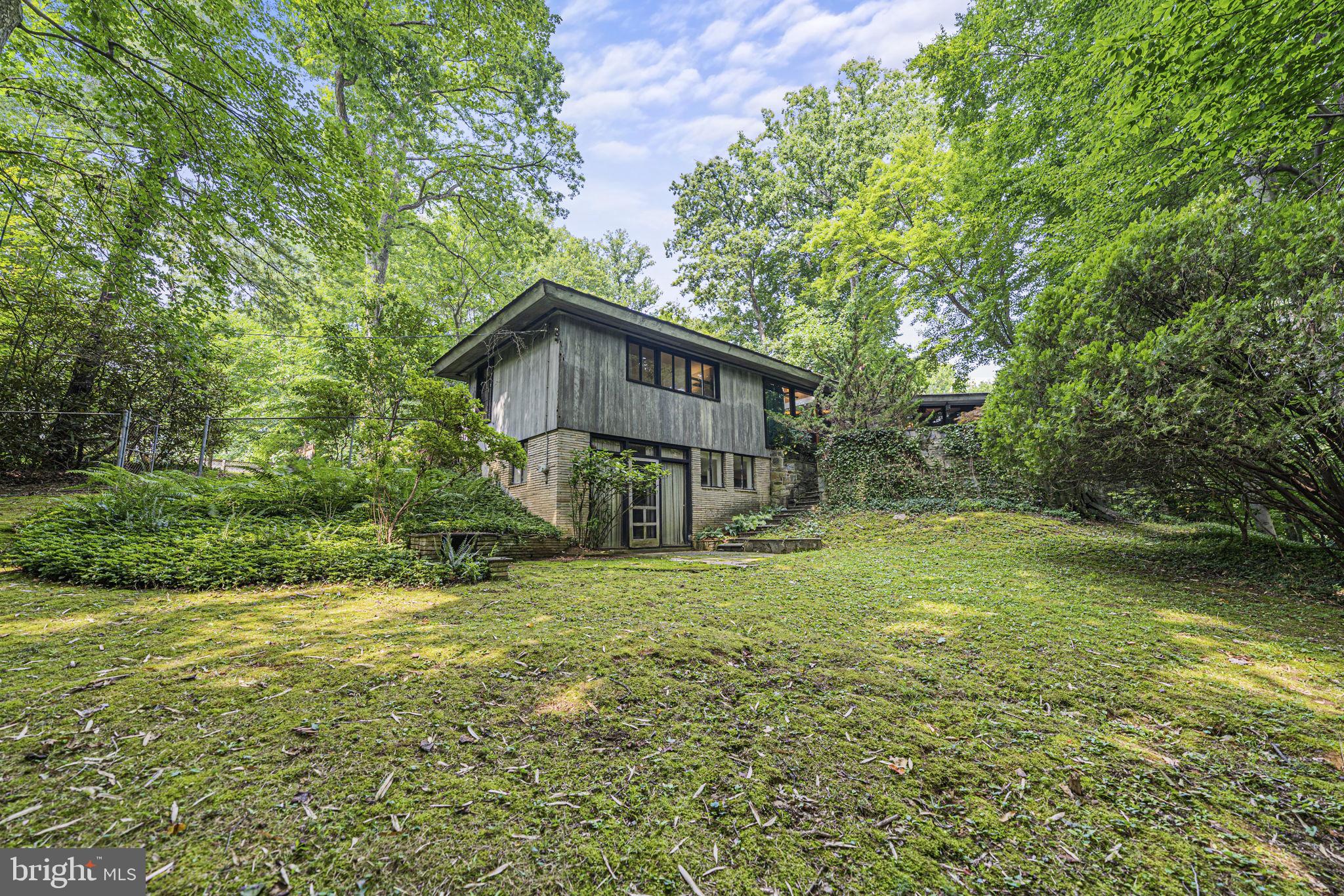 TULIP HILL - Residential