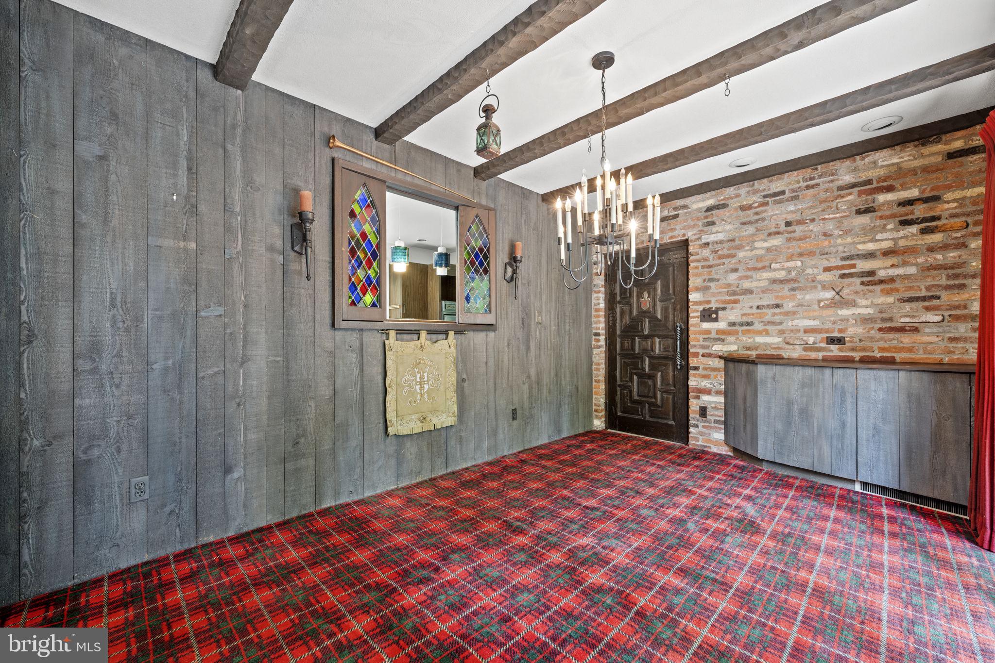 TULIP HILL - Residential