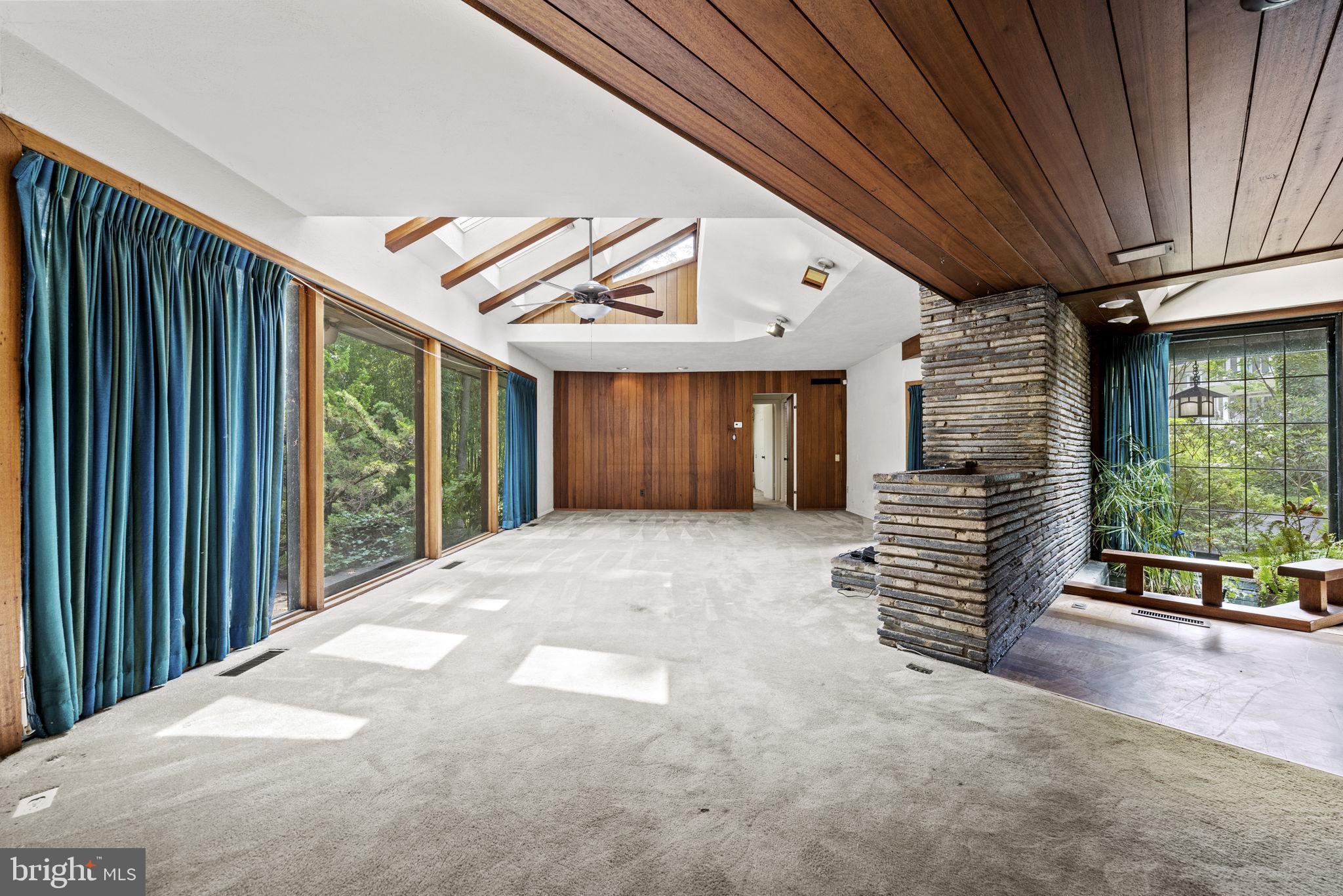 TULIP HILL - Residential